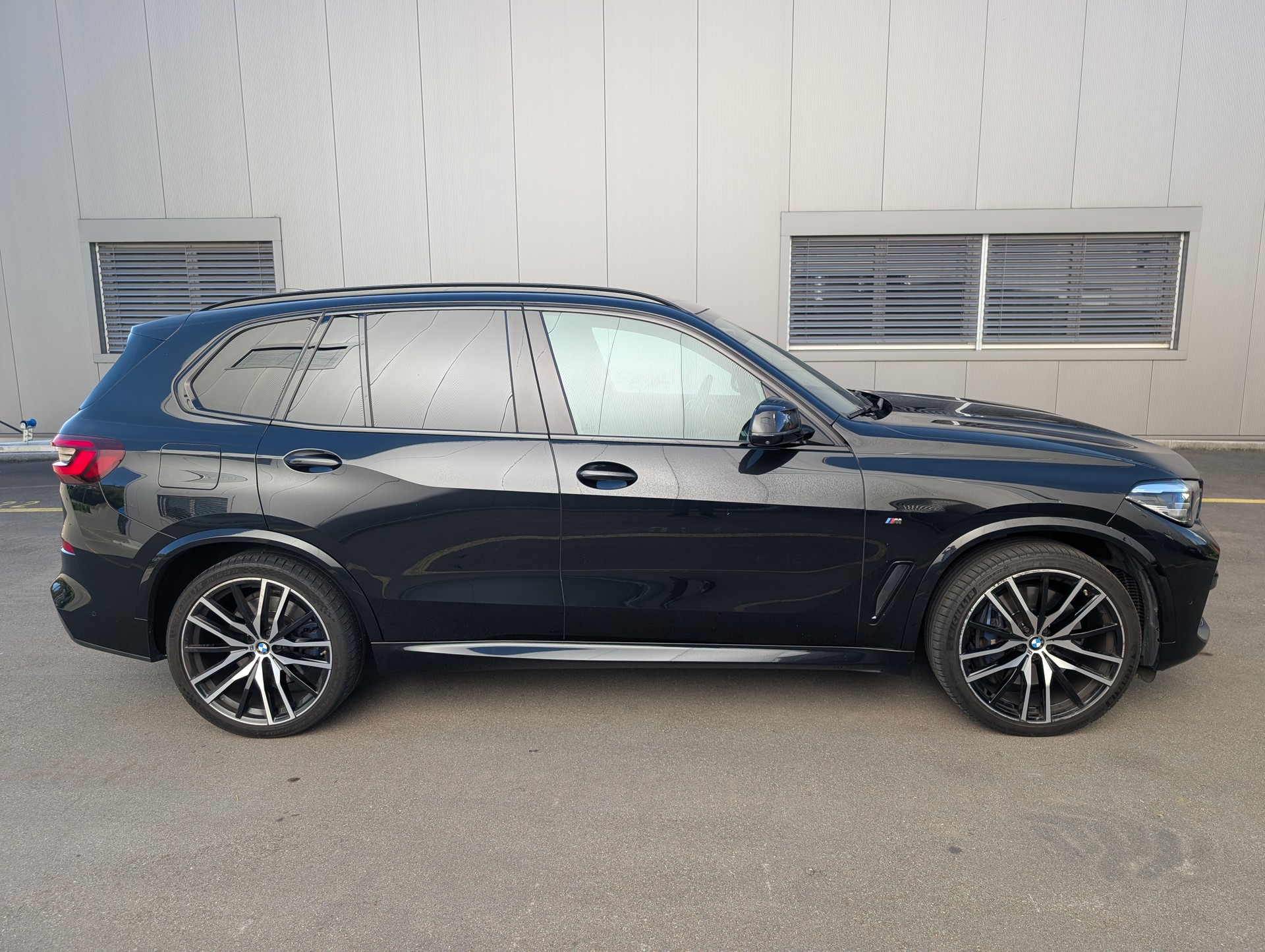 BMW M50d xDrive-image-4