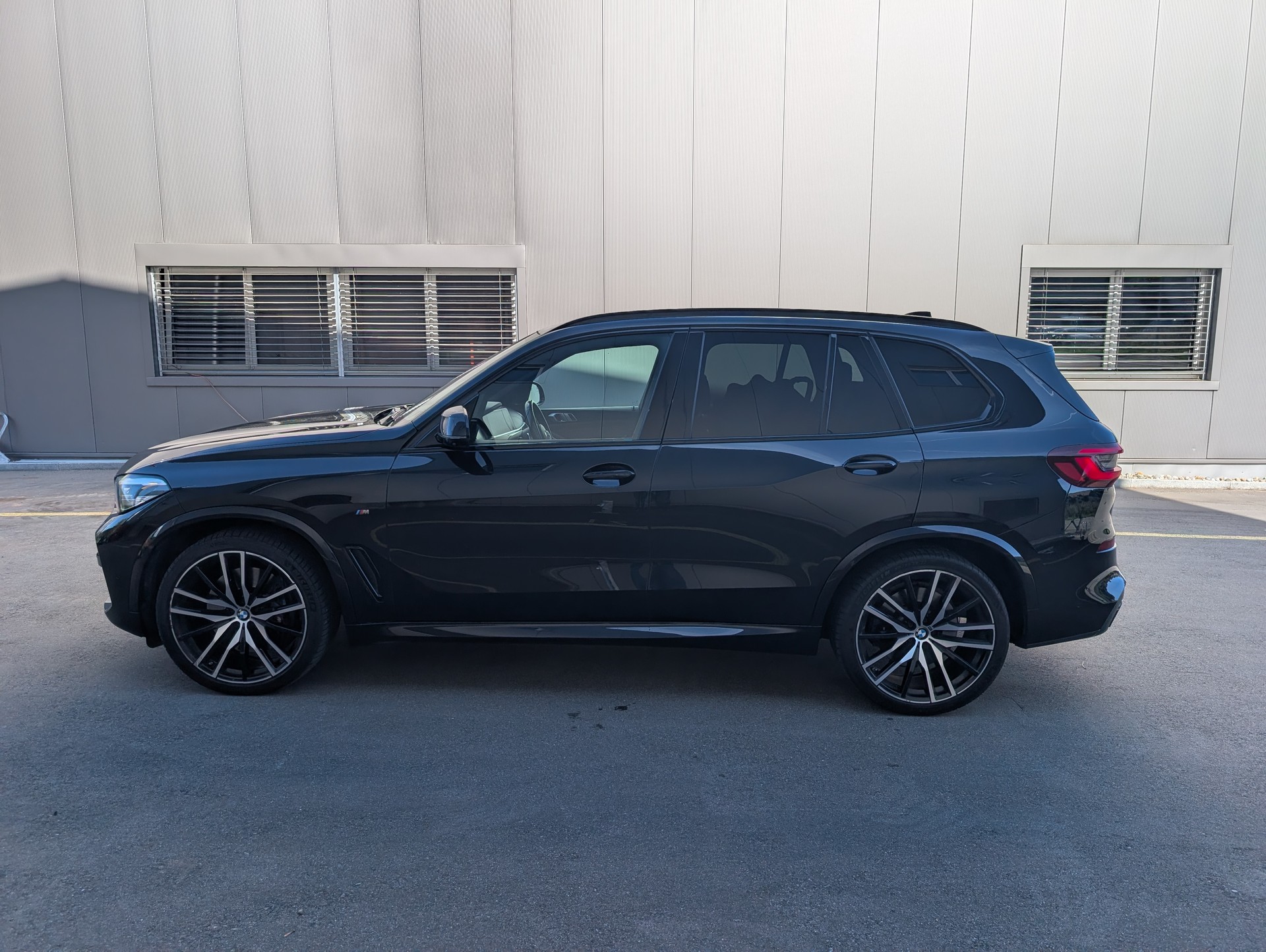 BMW M50d xDrive-image-3