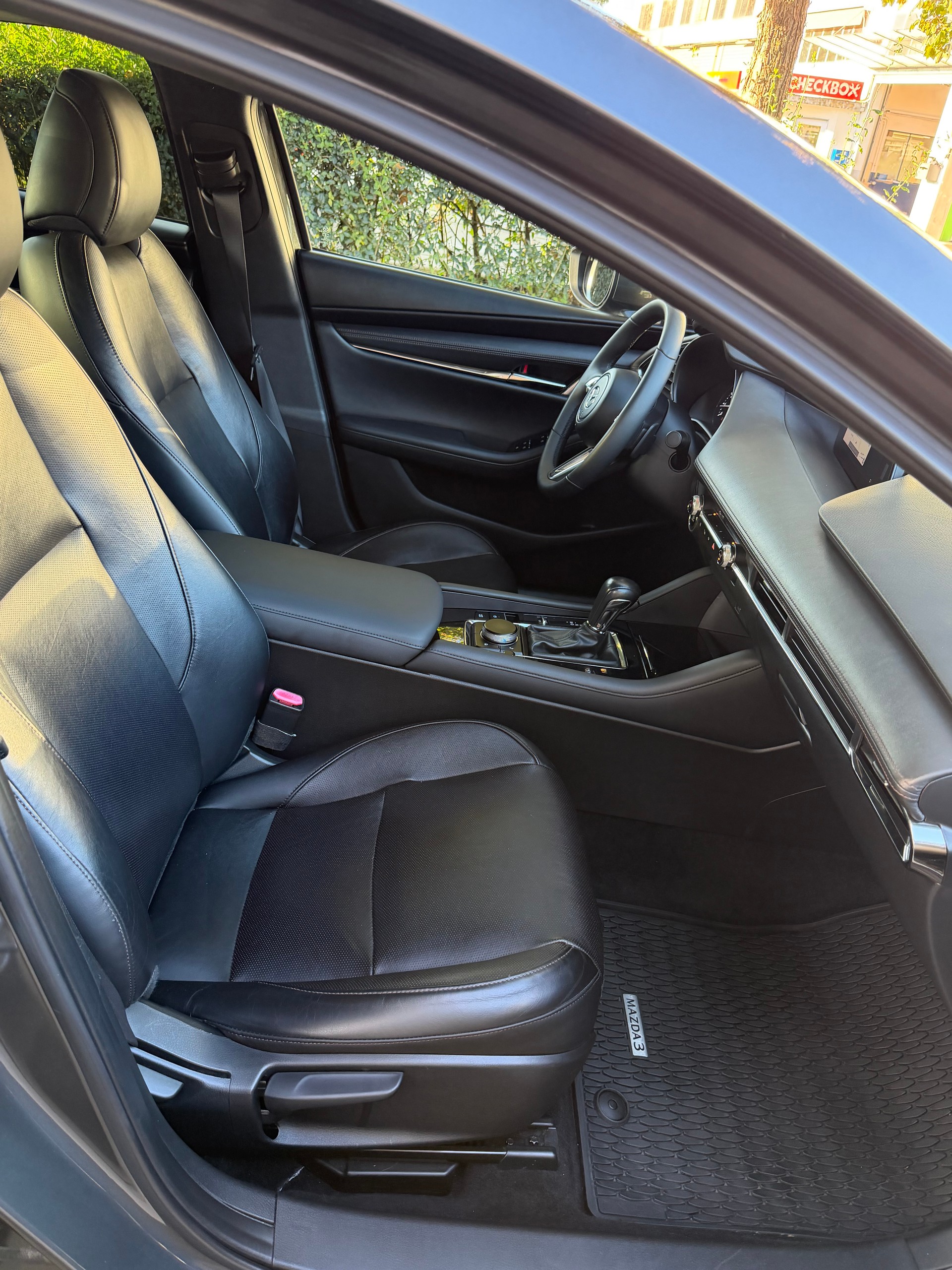 MAZDA 3 Sedan SKYACTIV-X M Hybrid 180 Revolution Automat-image-15
