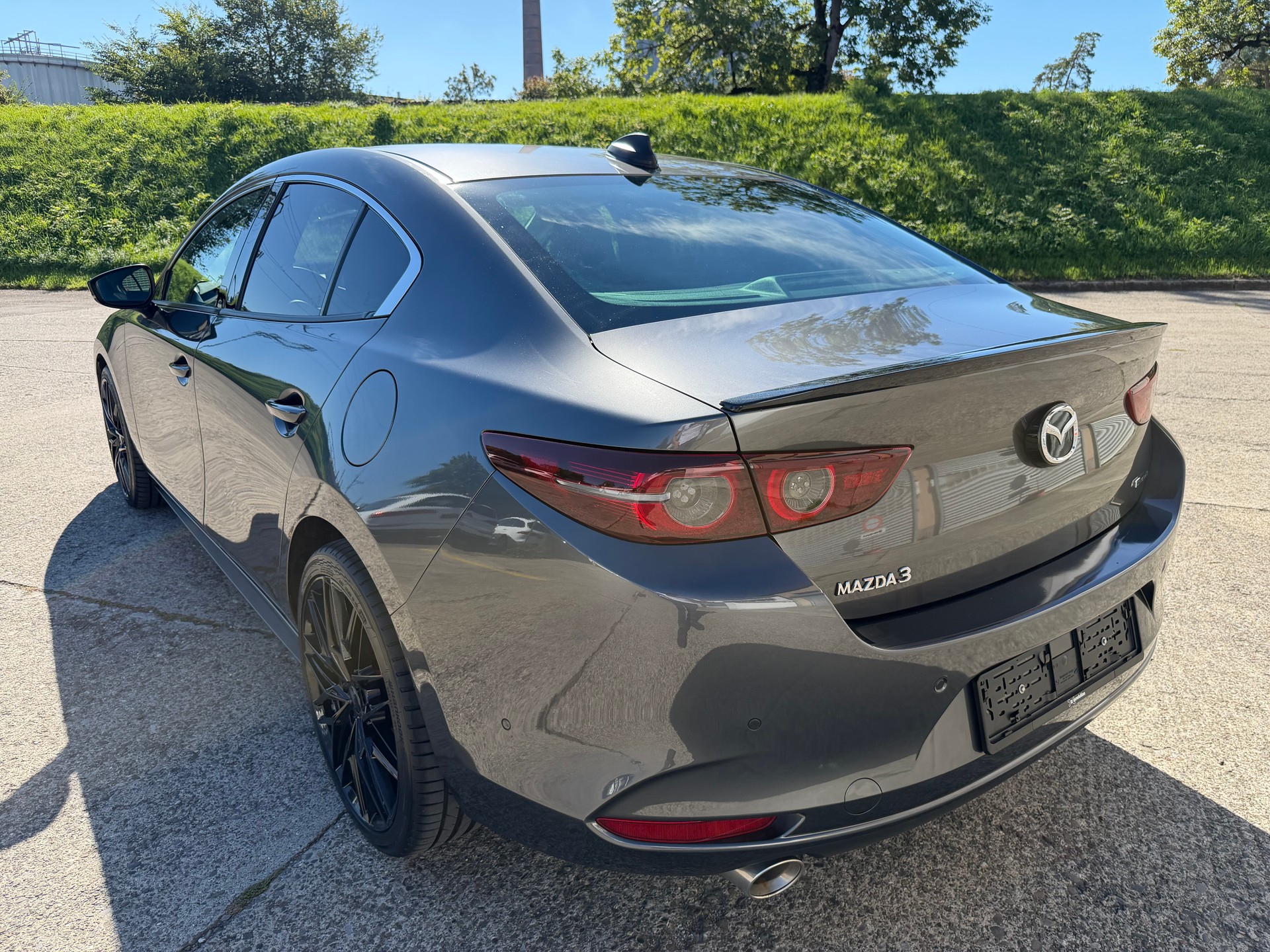 MAZDA 3 Sedan SKYACTIV-X M Hybrid 180 Revolution Automat-image-2