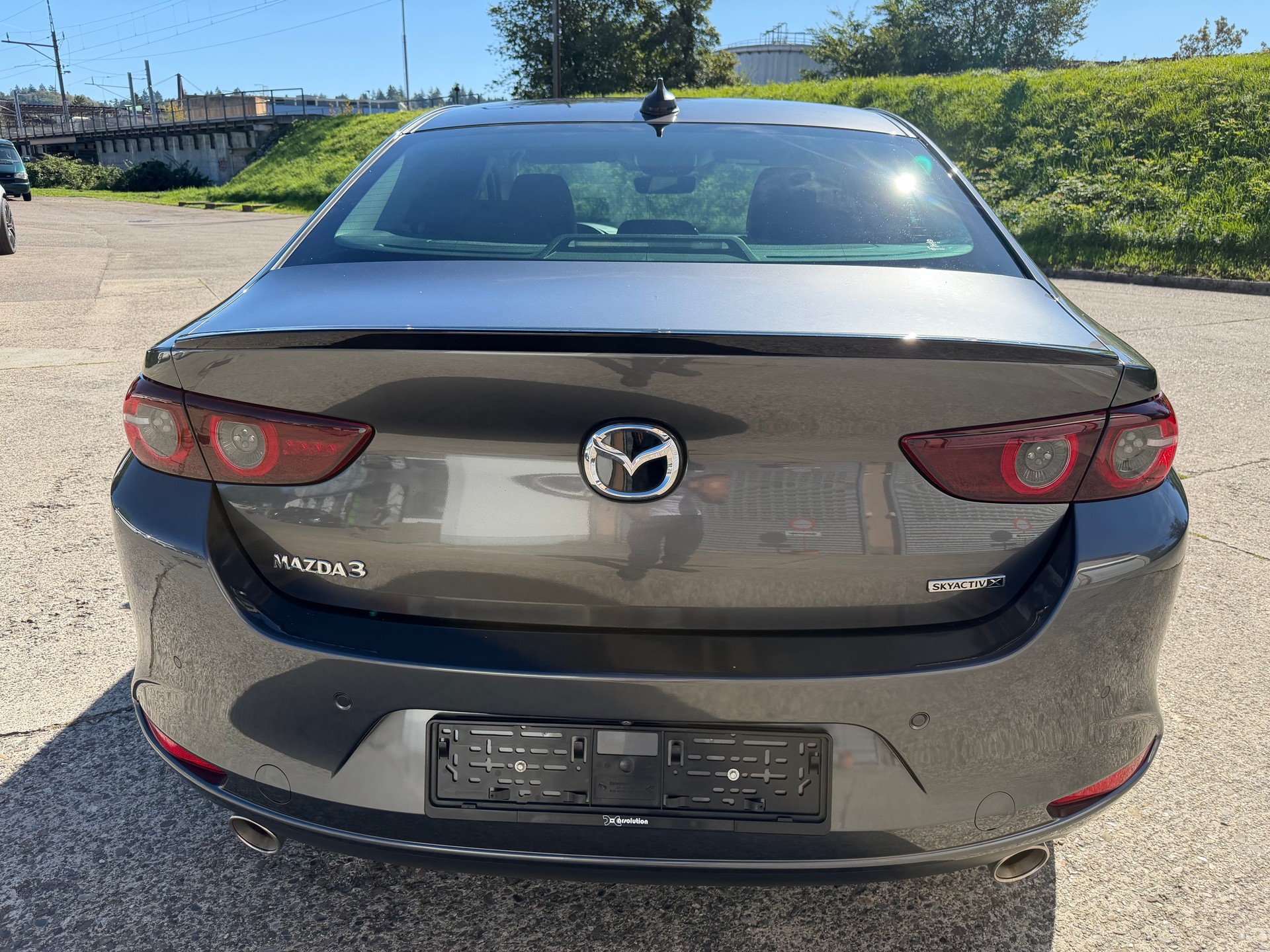 MAZDA 3 Sedan SKYACTIV-X M Hybrid 180 Revolution Automat-image-3