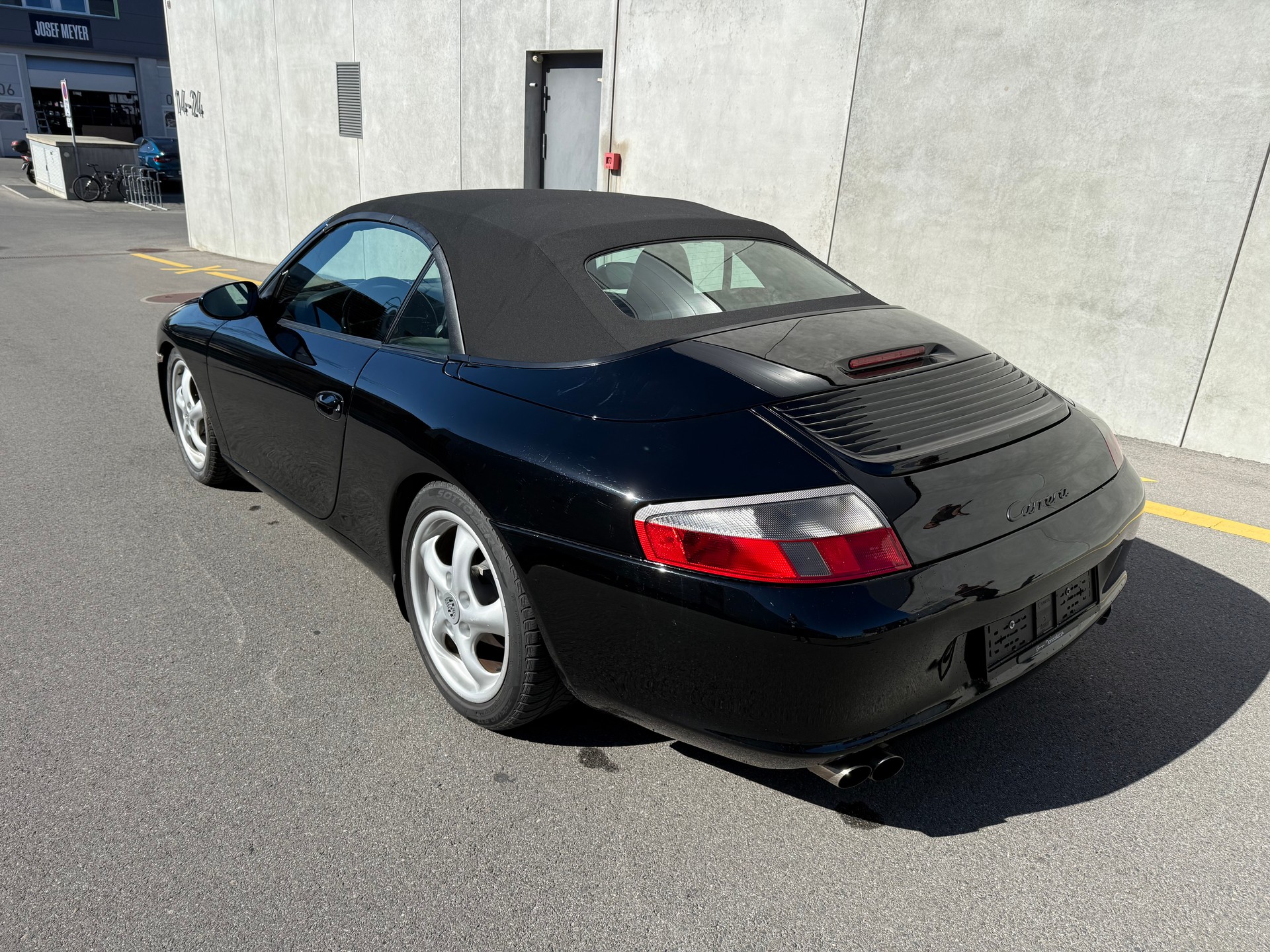 PORSCHE 911 Carrera Cabrio(M)-image-13