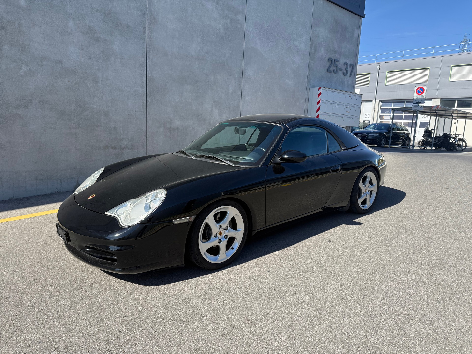 PORSCHE 911 Carrera Cabrio(M)-image-0