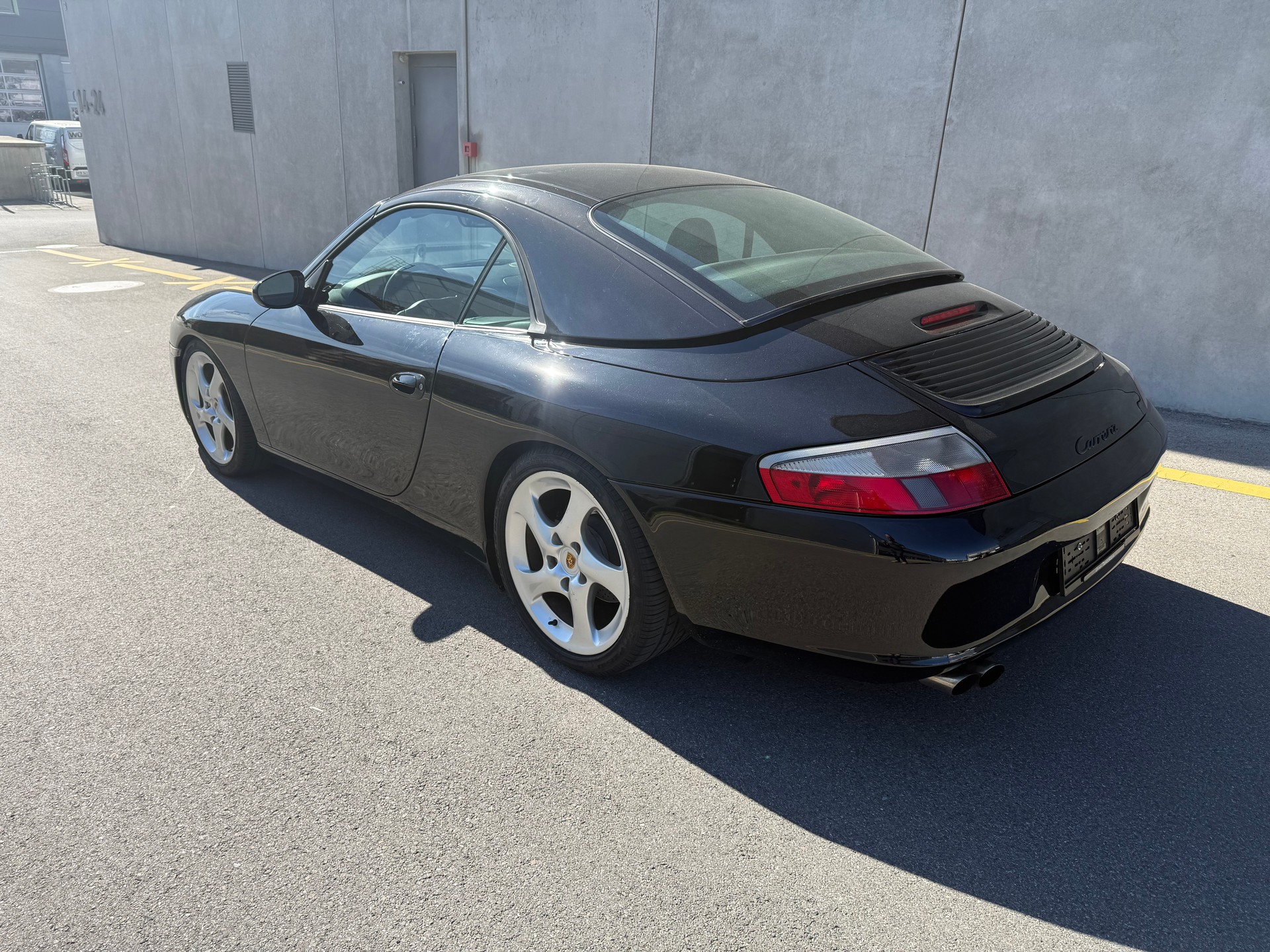 PORSCHE 911 Carrera Cabrio(M)-image-3
