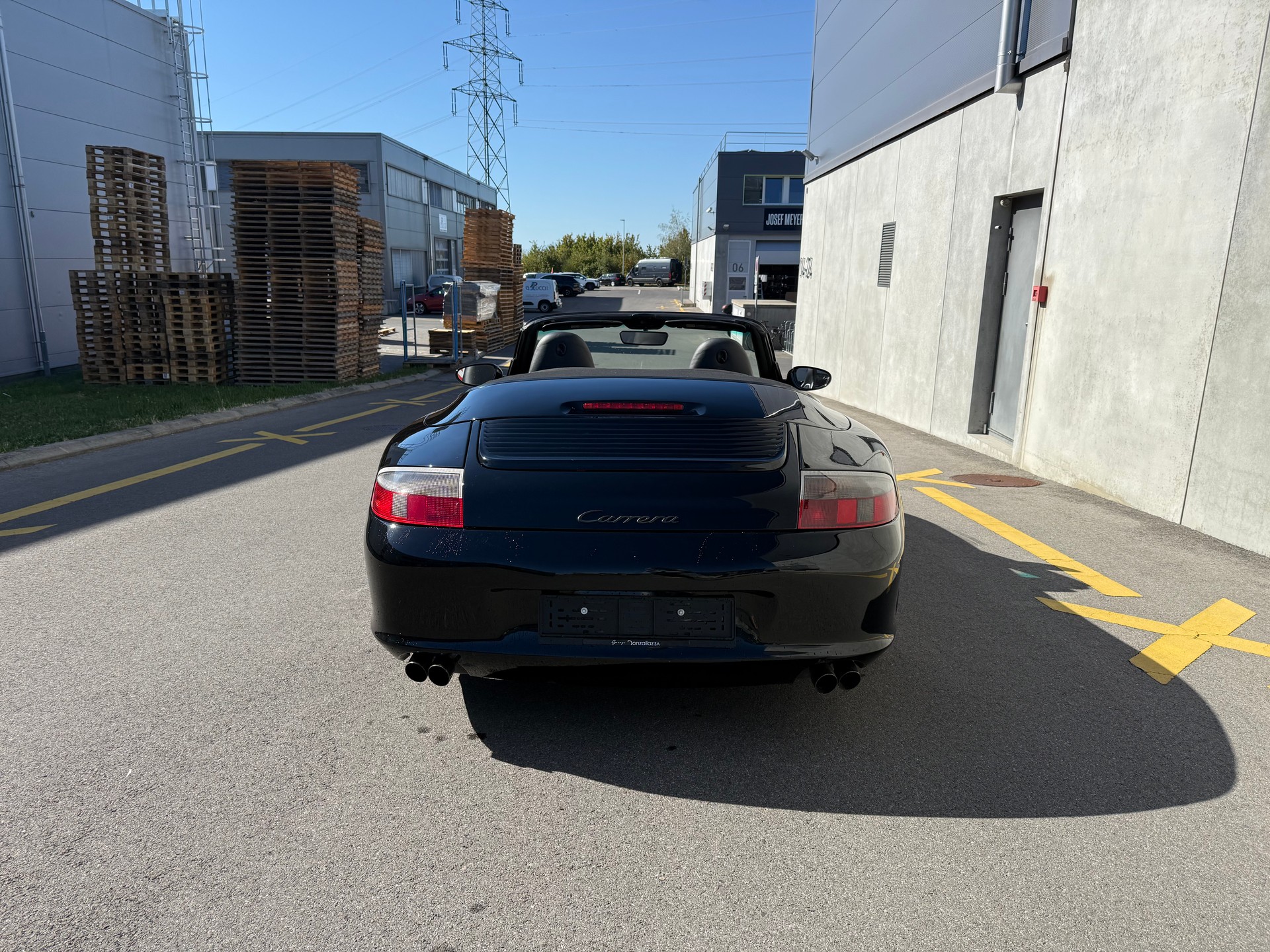 PORSCHE 911 Carrera Cabrio(M)-image-4