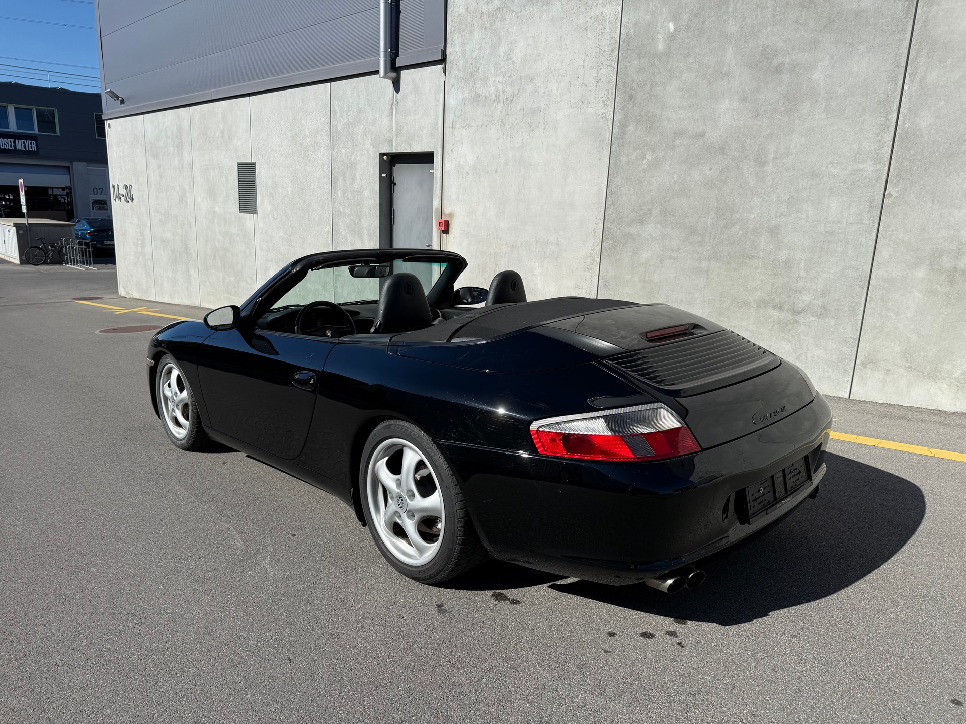 PORSCHE 911 Carrera Cabrio(M)-image-5
