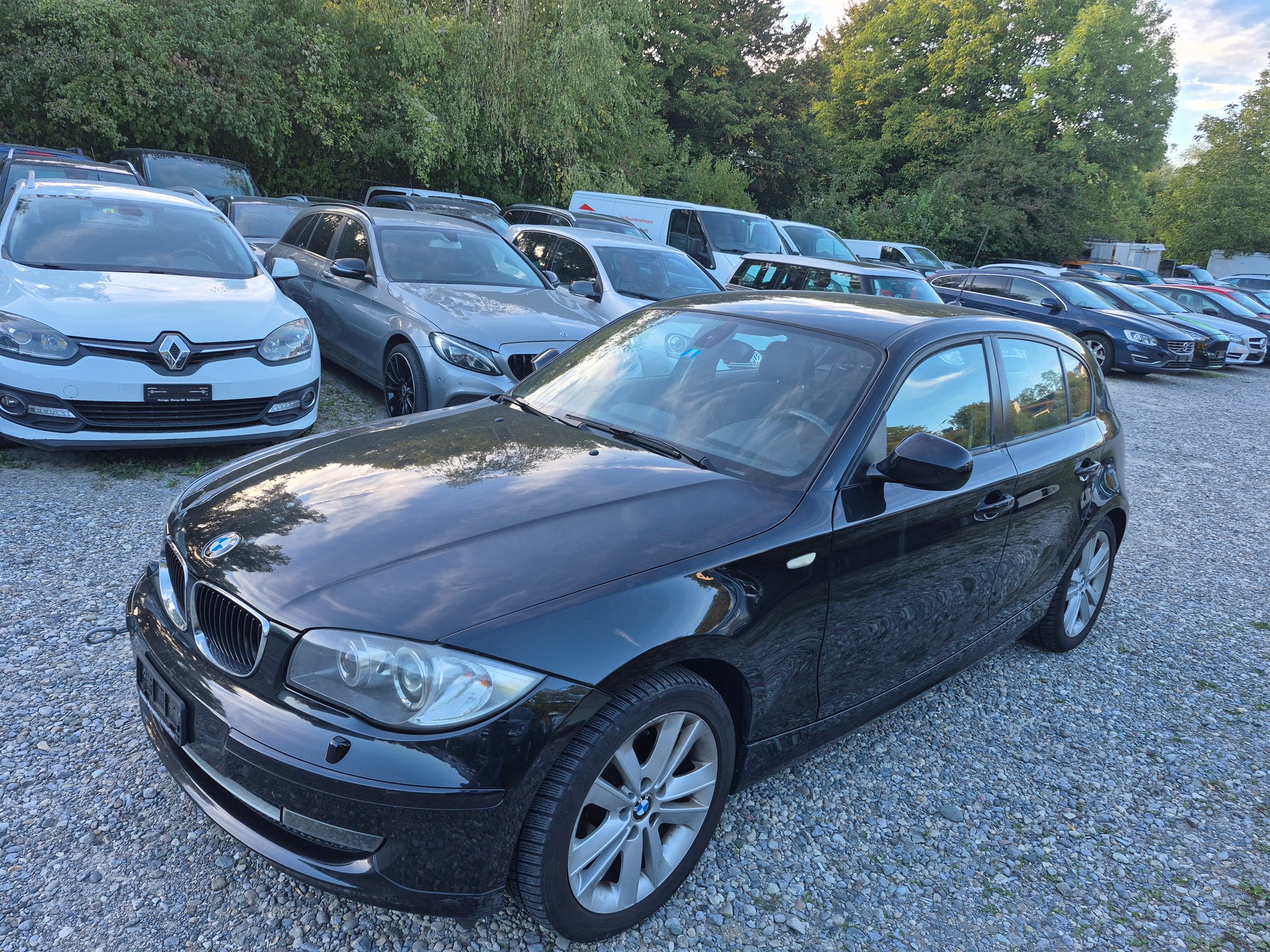 BMW 118d Dynamic Edition Steptronic-image-0