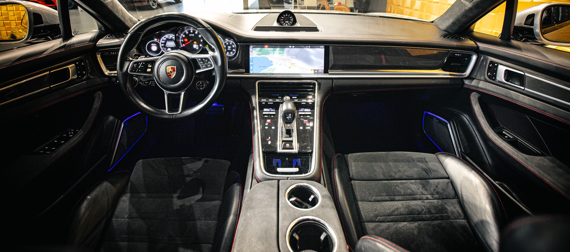 PORSCHE Panamera GTS Sport Turismo PDK-image-14