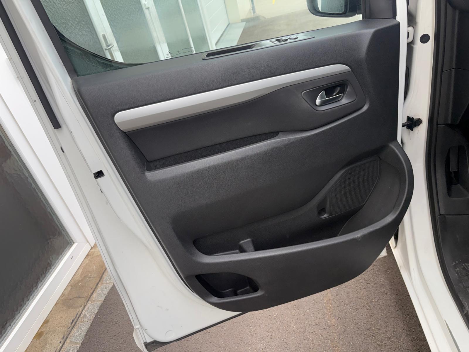 CITROEN Spacetourer 2.0 BlueHDi Shine M-image-4