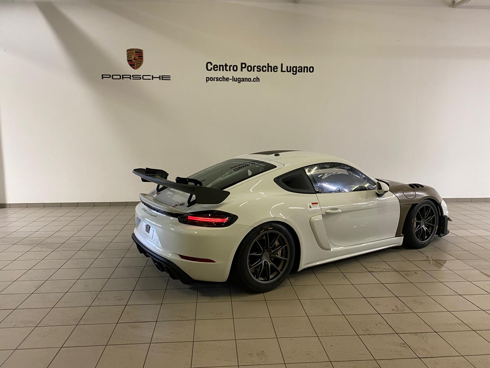 PORSCHE 718 Cayman GT4 RS ClubSport-image-3