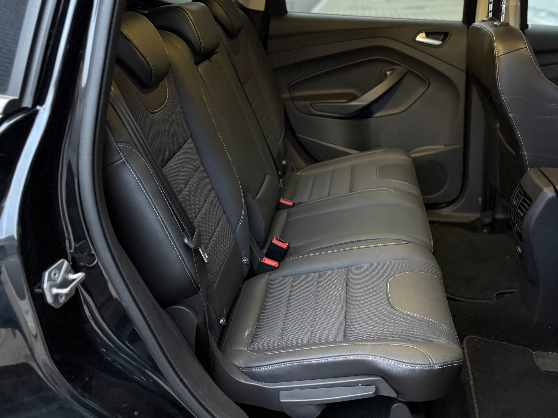 FORD Kuga 2.0 TDCi Titanium S 4WD erst 16’000km aus 1.Hand-image-13