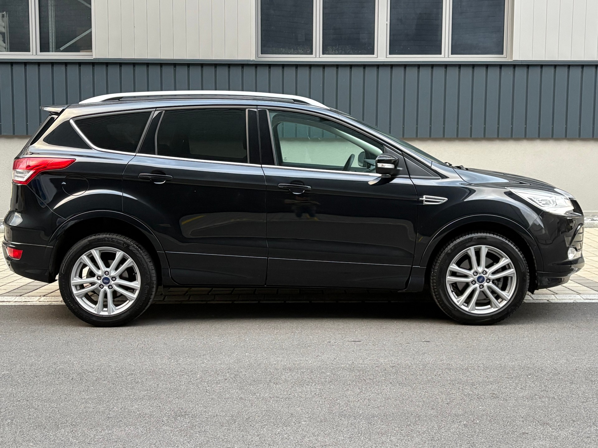 FORD Kuga 2.0 TDCi Titanium S 4WD erst 16’000km aus 1.Hand-image-4