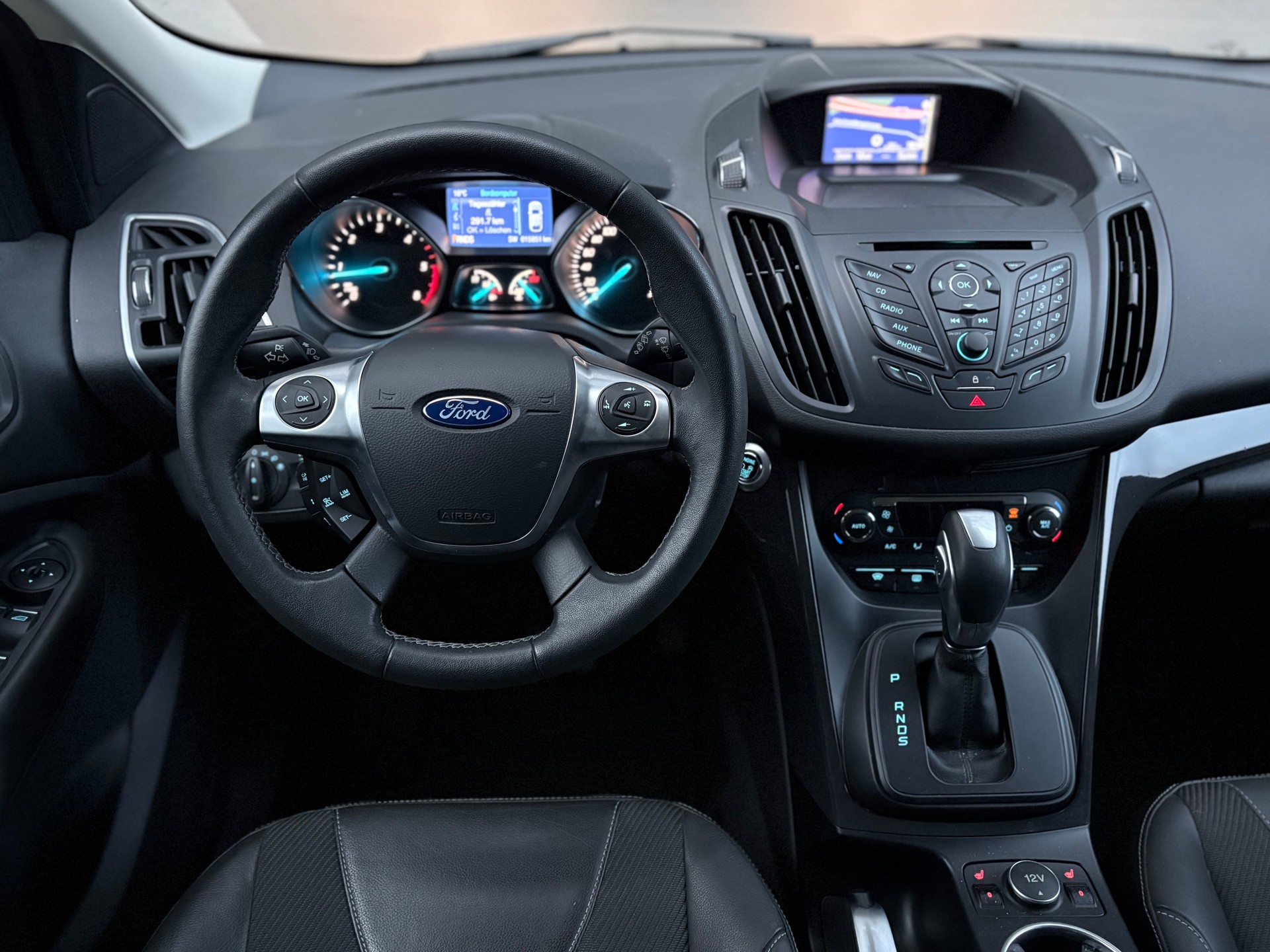 FORD Kuga 2.0 TDCi Titanium S 4WD erst 16’000km aus 1.Hand-image-11