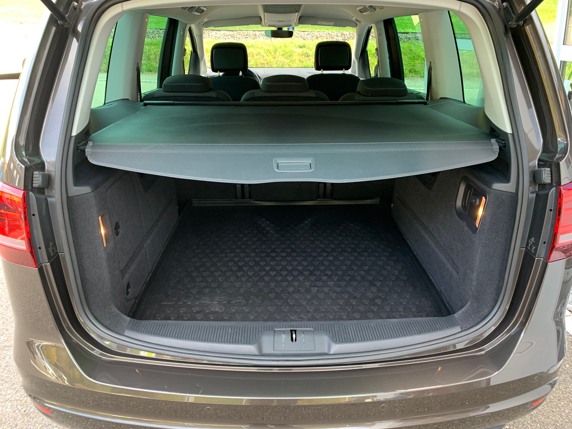 VW Sharan 2.0 TDI BMT Comfortline 4Motion DSG-image-17