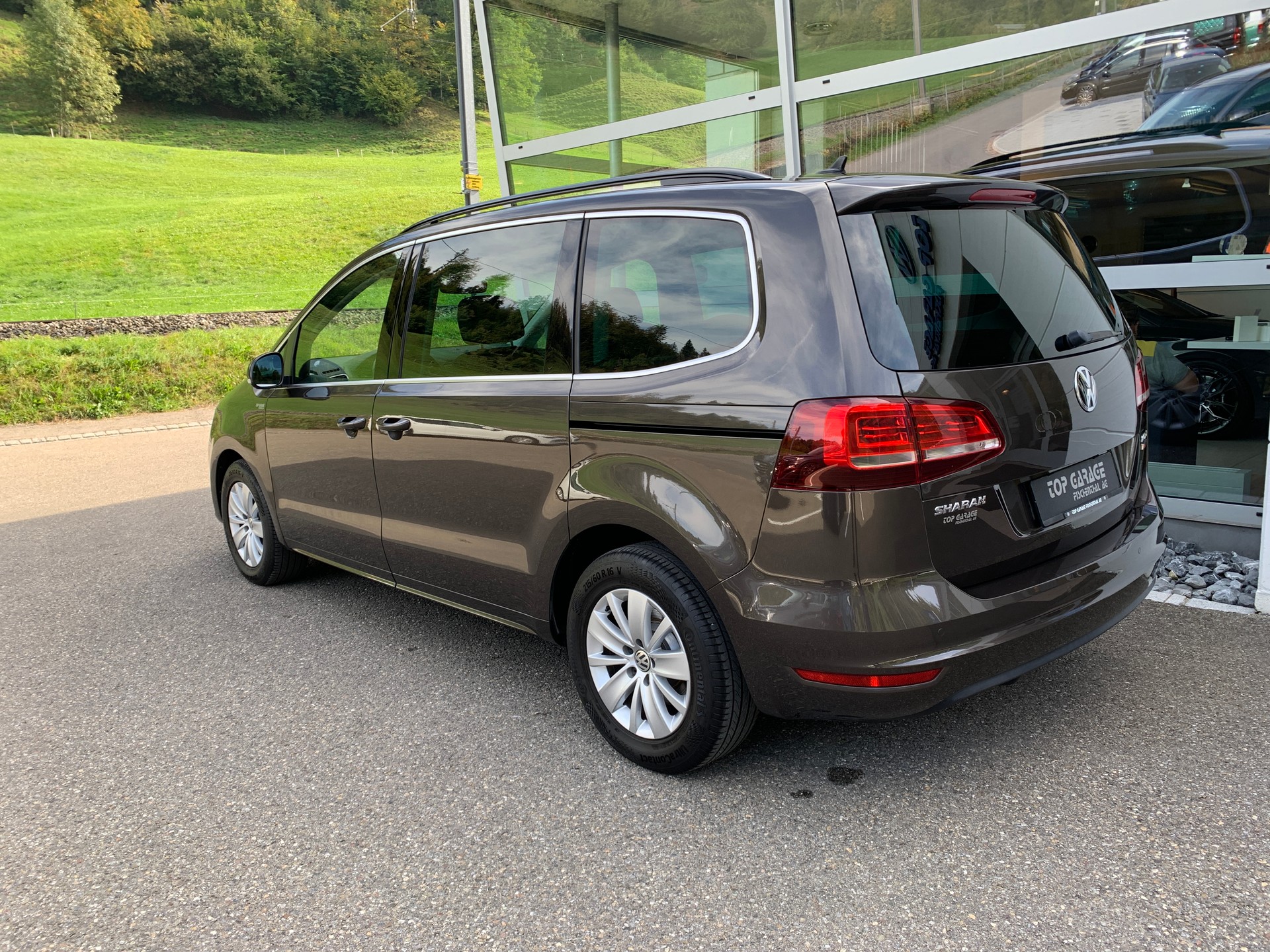 VW Sharan 2.0 TDI BMT Comfortline 4Motion DSG-image-4