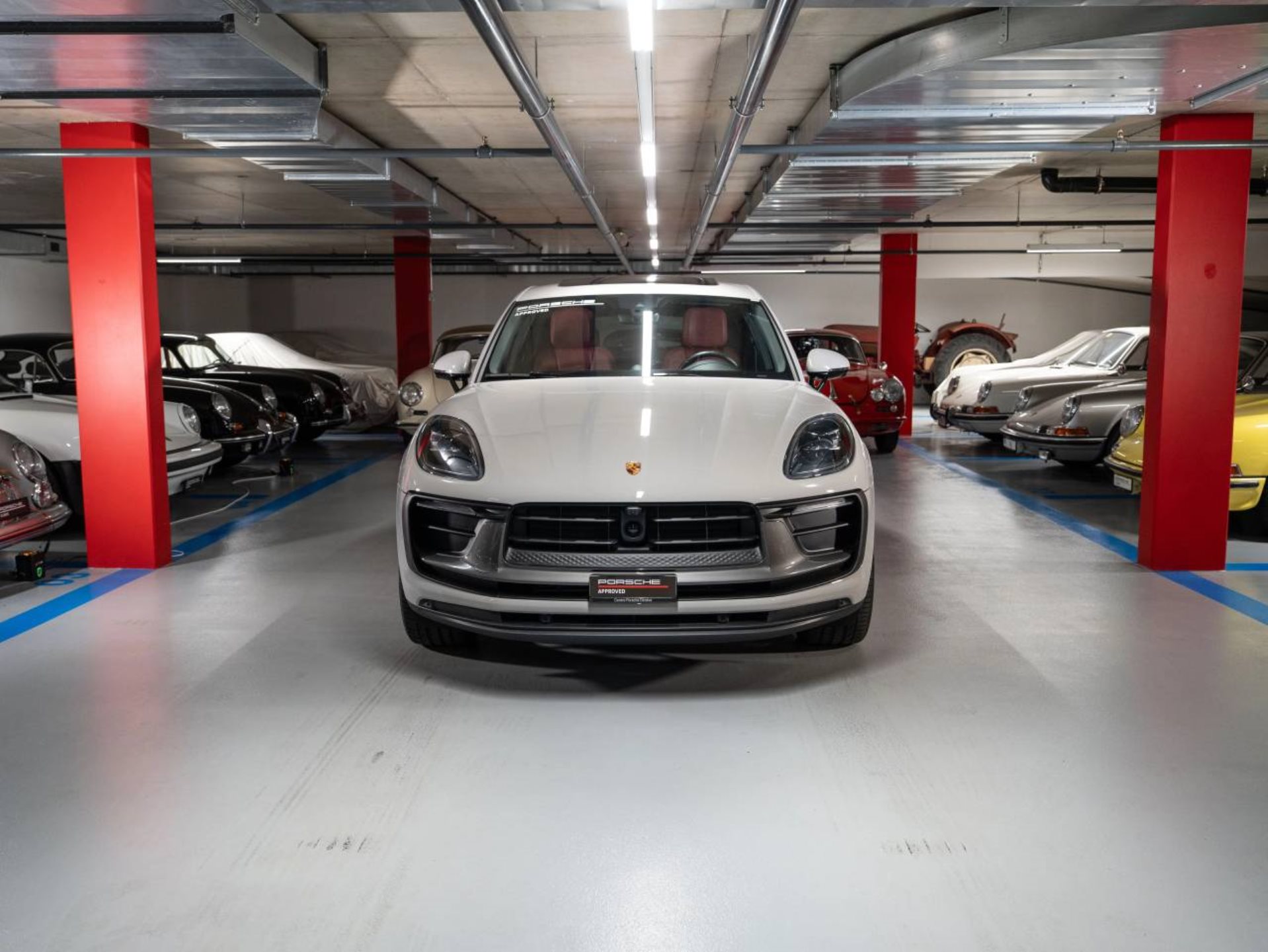 PORSCHE Macan T-image-6