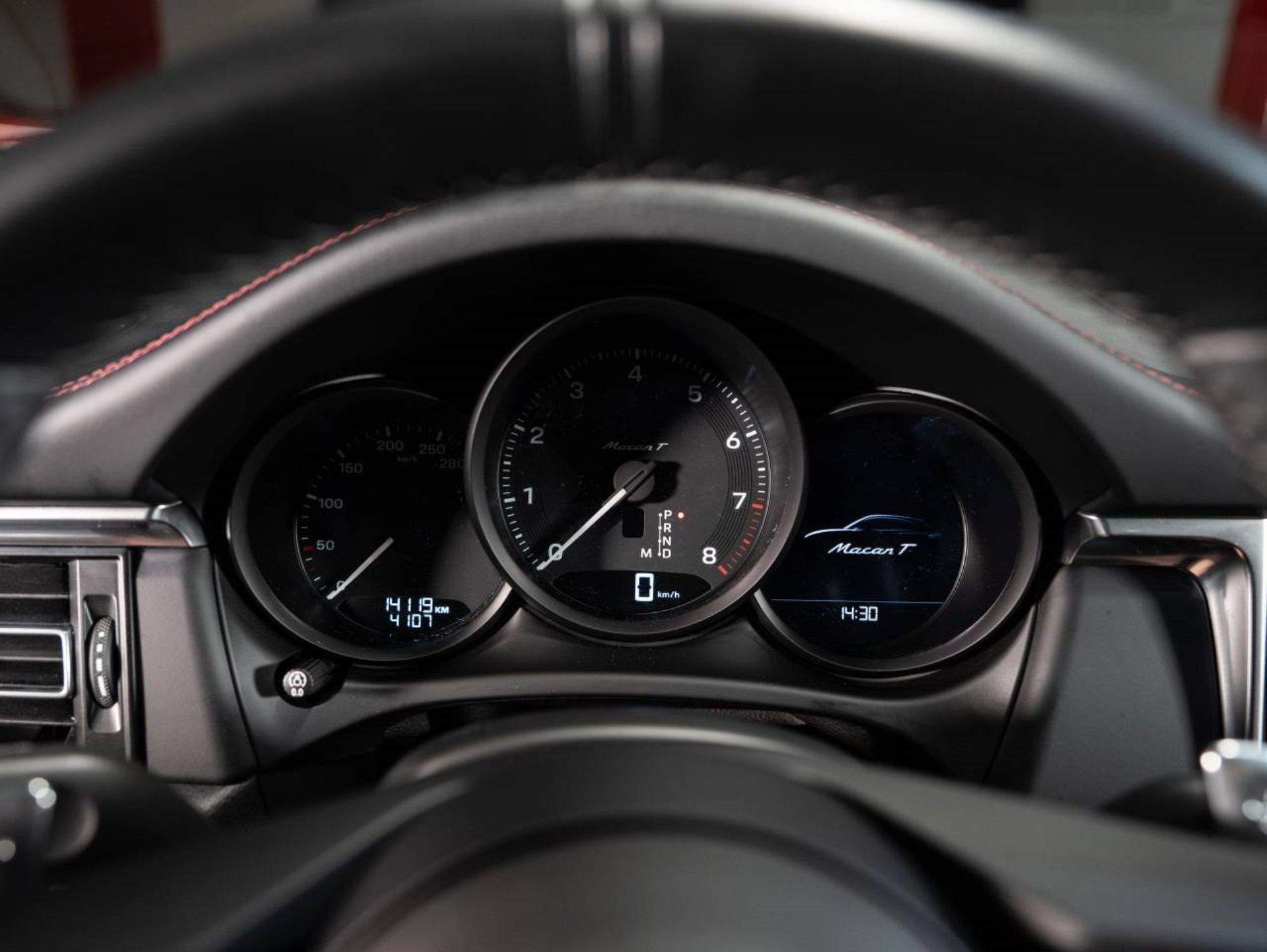 PORSCHE Macan T-image-10