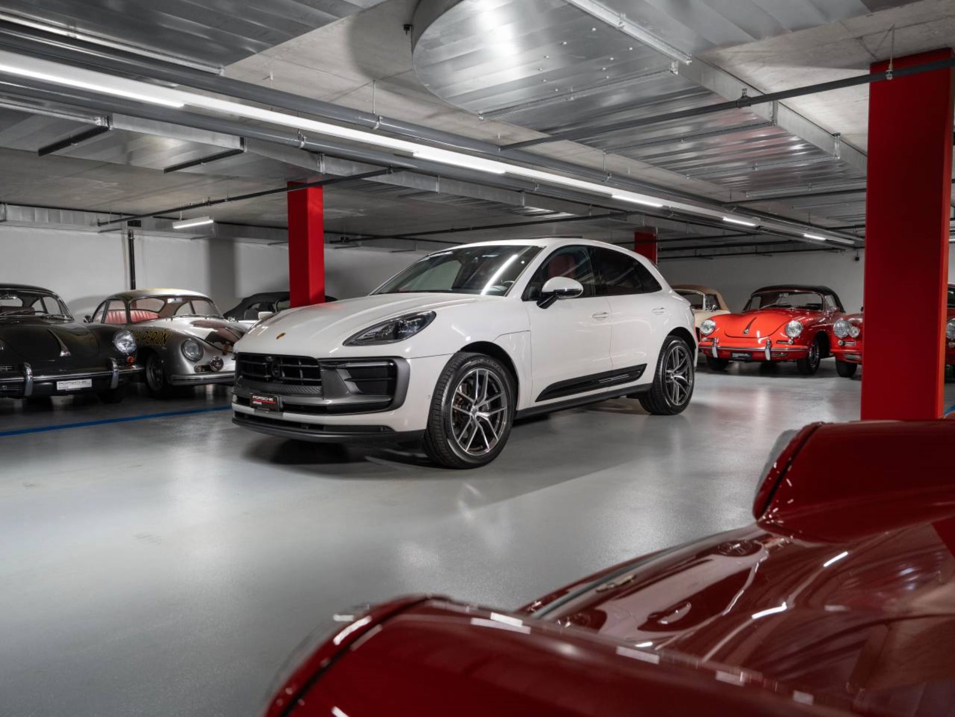 PORSCHE Macan T-image-0