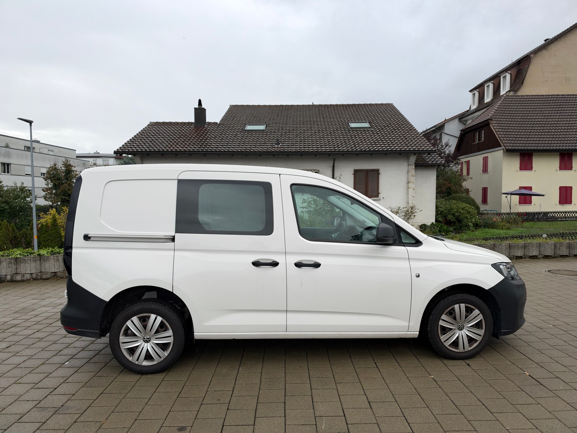 VW Caddy Cargo 2.0TDI-showroom-element-3