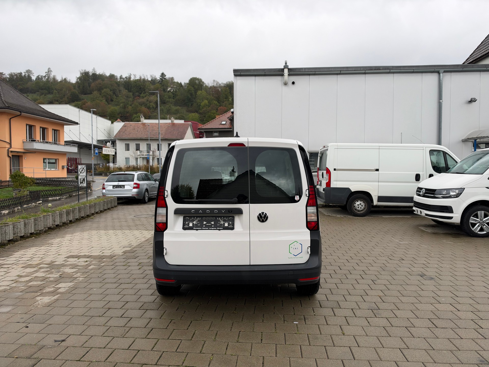 VW Caddy Cargo 2.0TDI-image-5