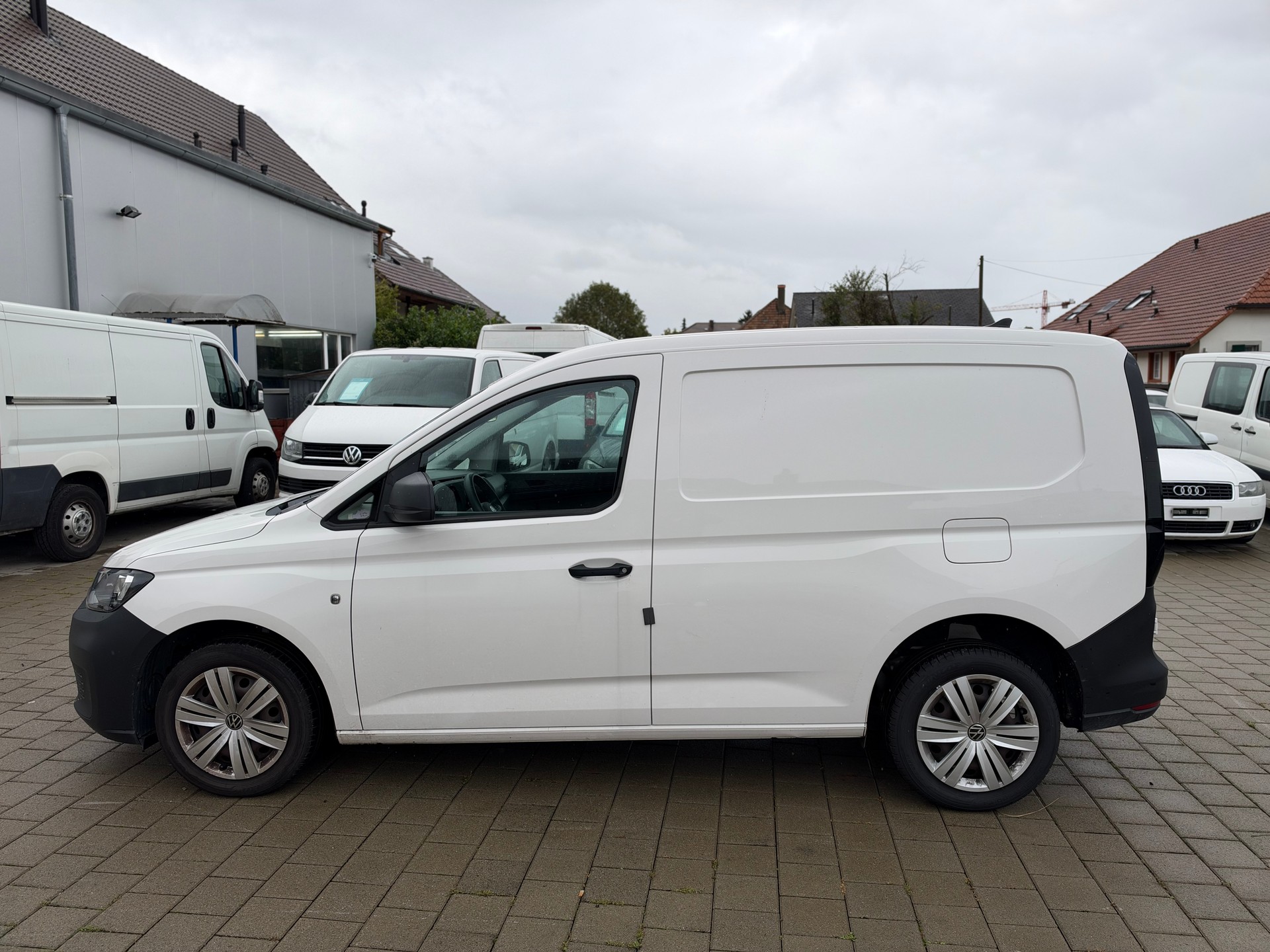 VW Caddy Cargo 2.0TDI-image-7