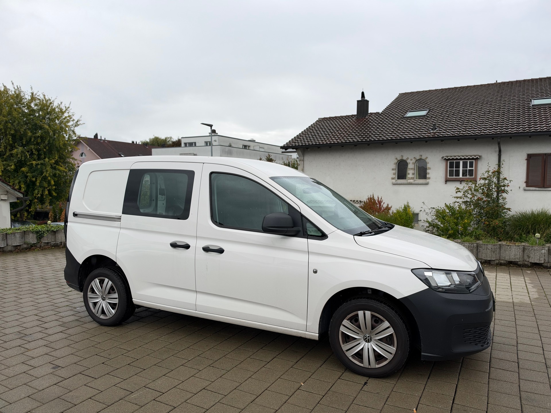 VW Caddy Cargo 2.0TDI-showroom-element-2