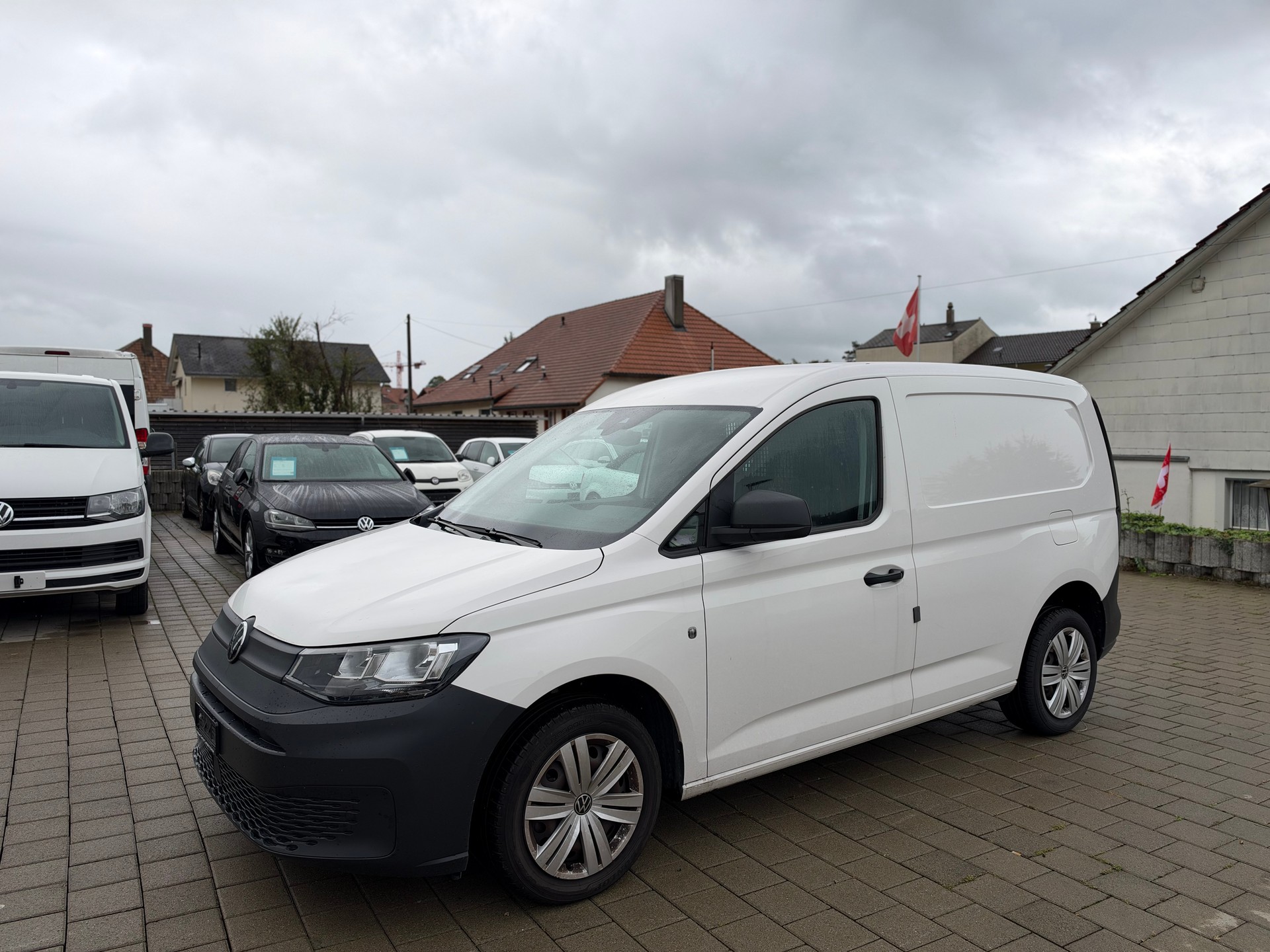 VW Caddy Cargo 2.0TDI-image-8