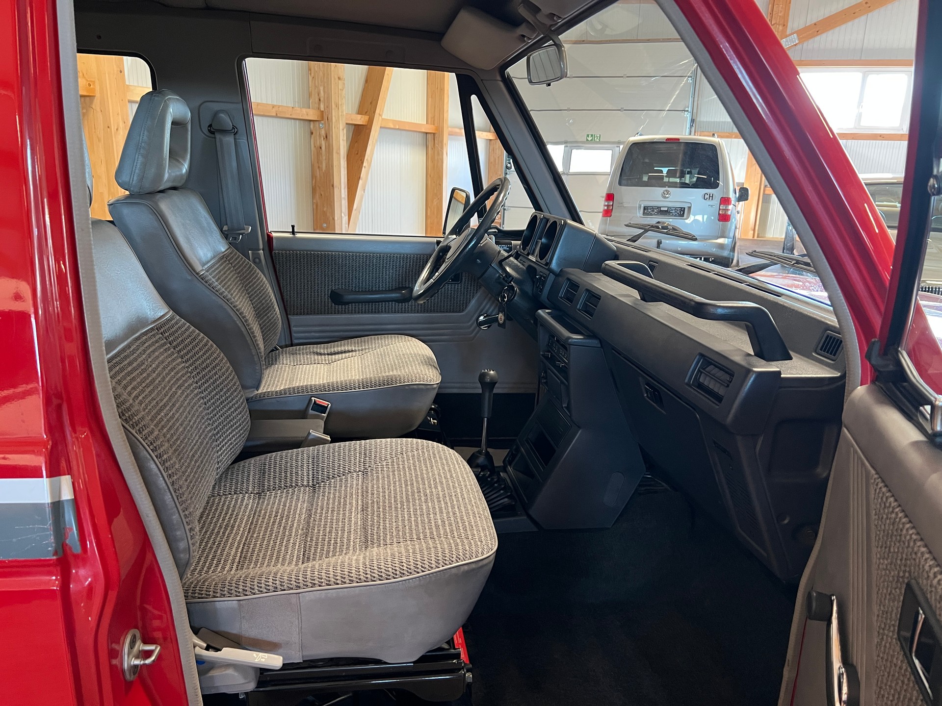 MITSUBISHI Pajero 2.6 Metal Top-image-11