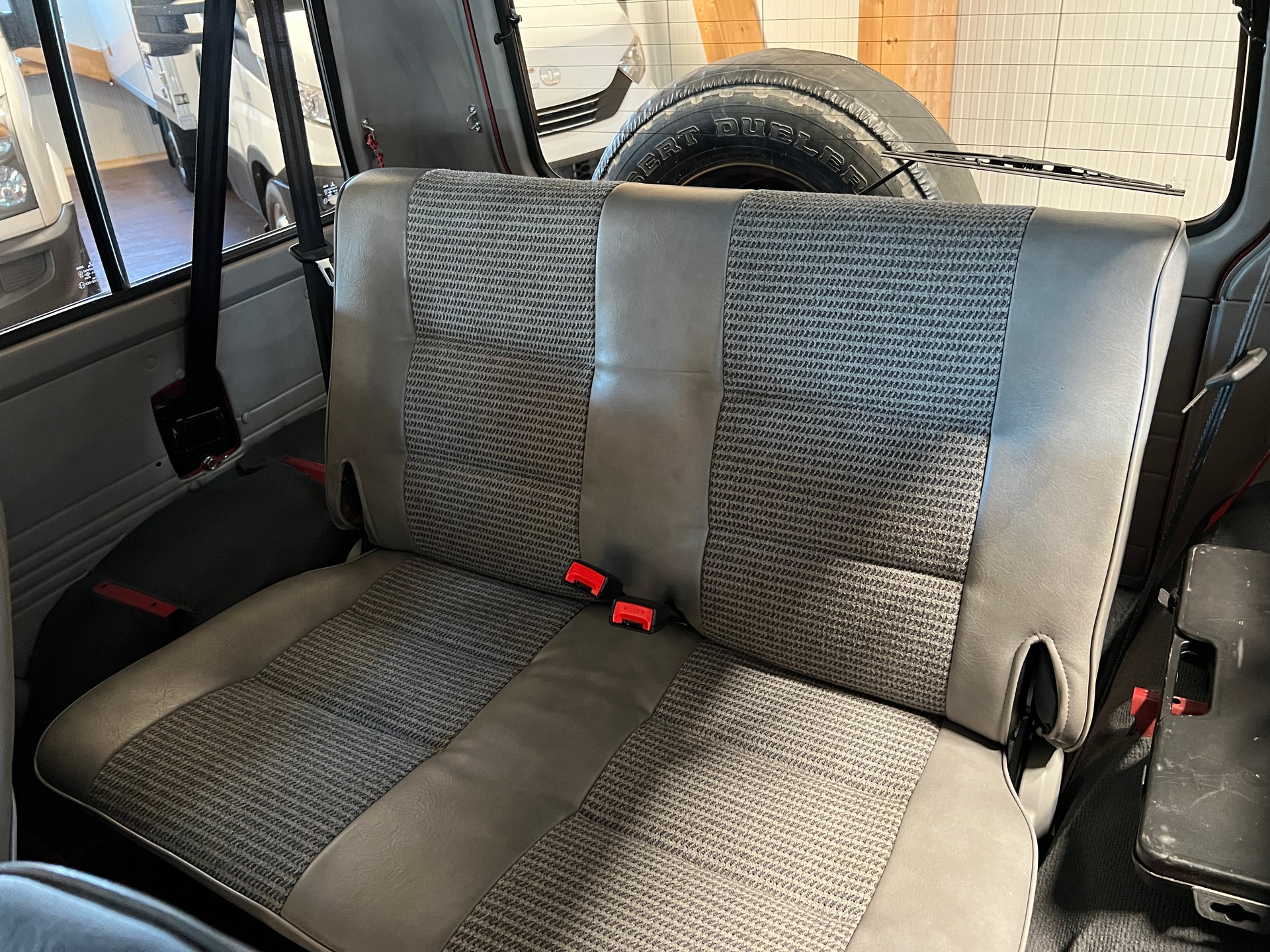 MITSUBISHI Pajero 2.6 Metal Top-image-13