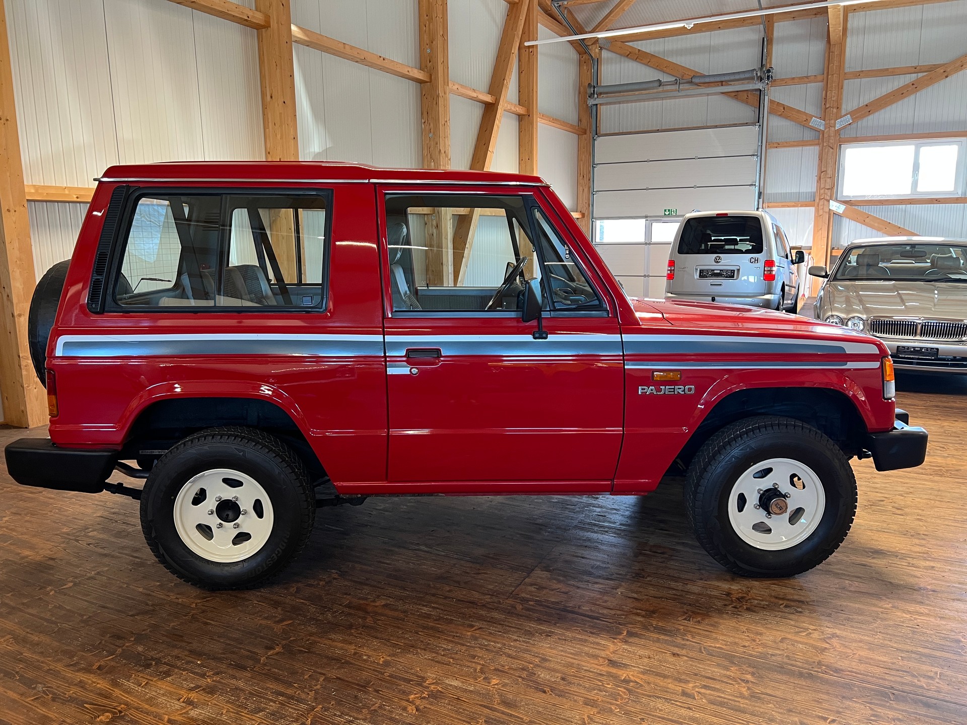 MITSUBISHI Pajero 2.6 Metal Top-image-3