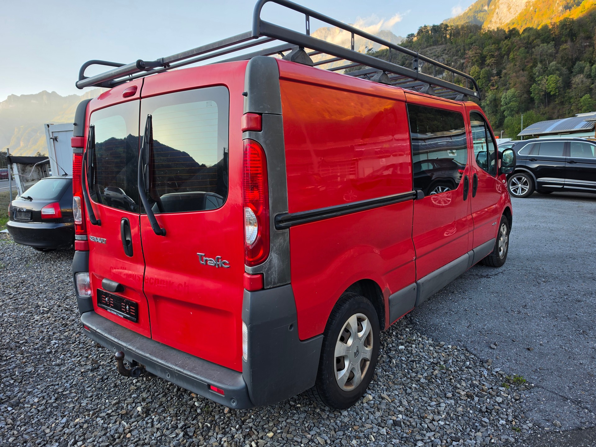 RENAULT Trafic 2.0 dCi 115 2.9t L2H1-image-2