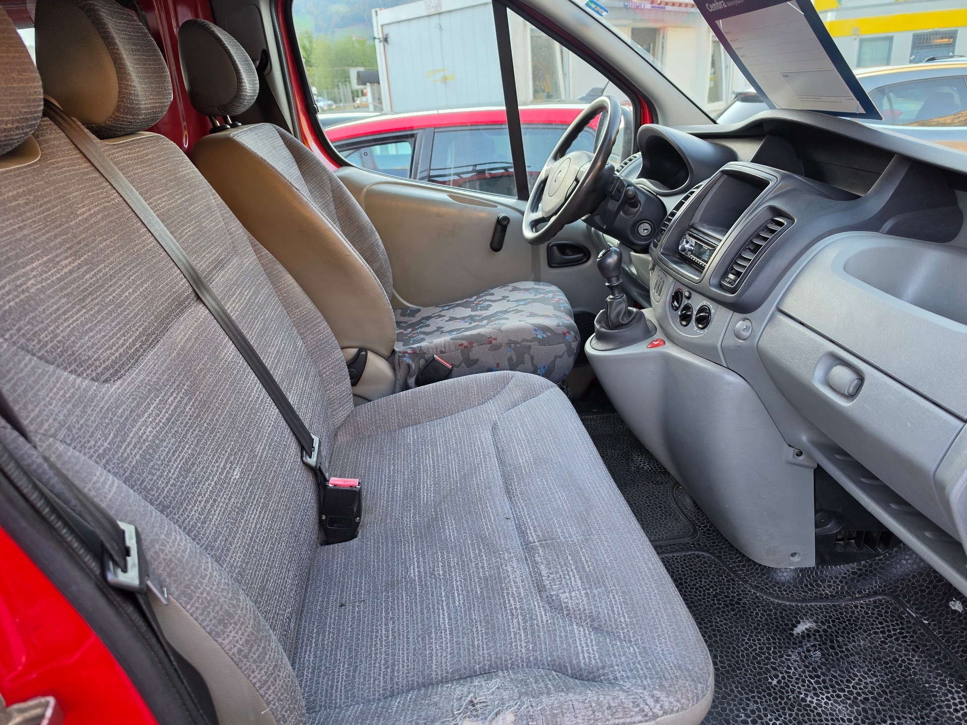 RENAULT Trafic 2.0 dCi 115 2.9t L2H1-image-4
