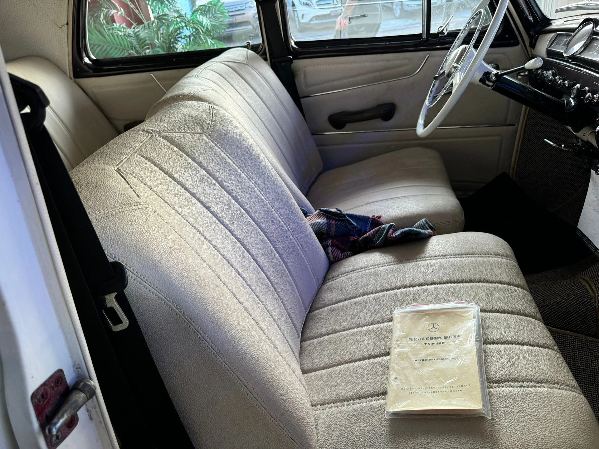 MERCEDES-BENZ 180 D PONTON *** 13.20 VORHANDEN **-image-11