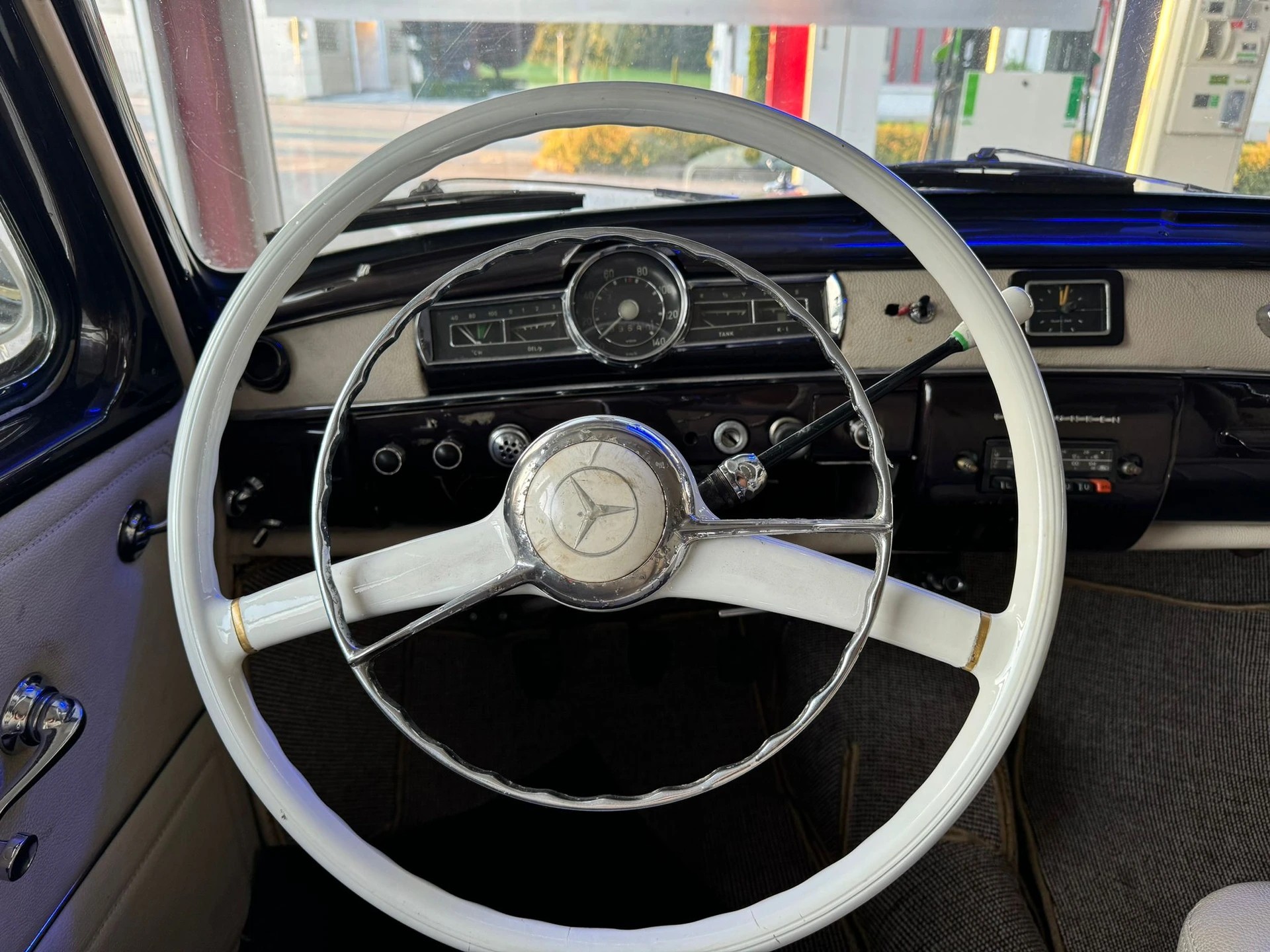MERCEDES-BENZ 180 D PONTON *** 13.20 VORHANDEN **-image-9