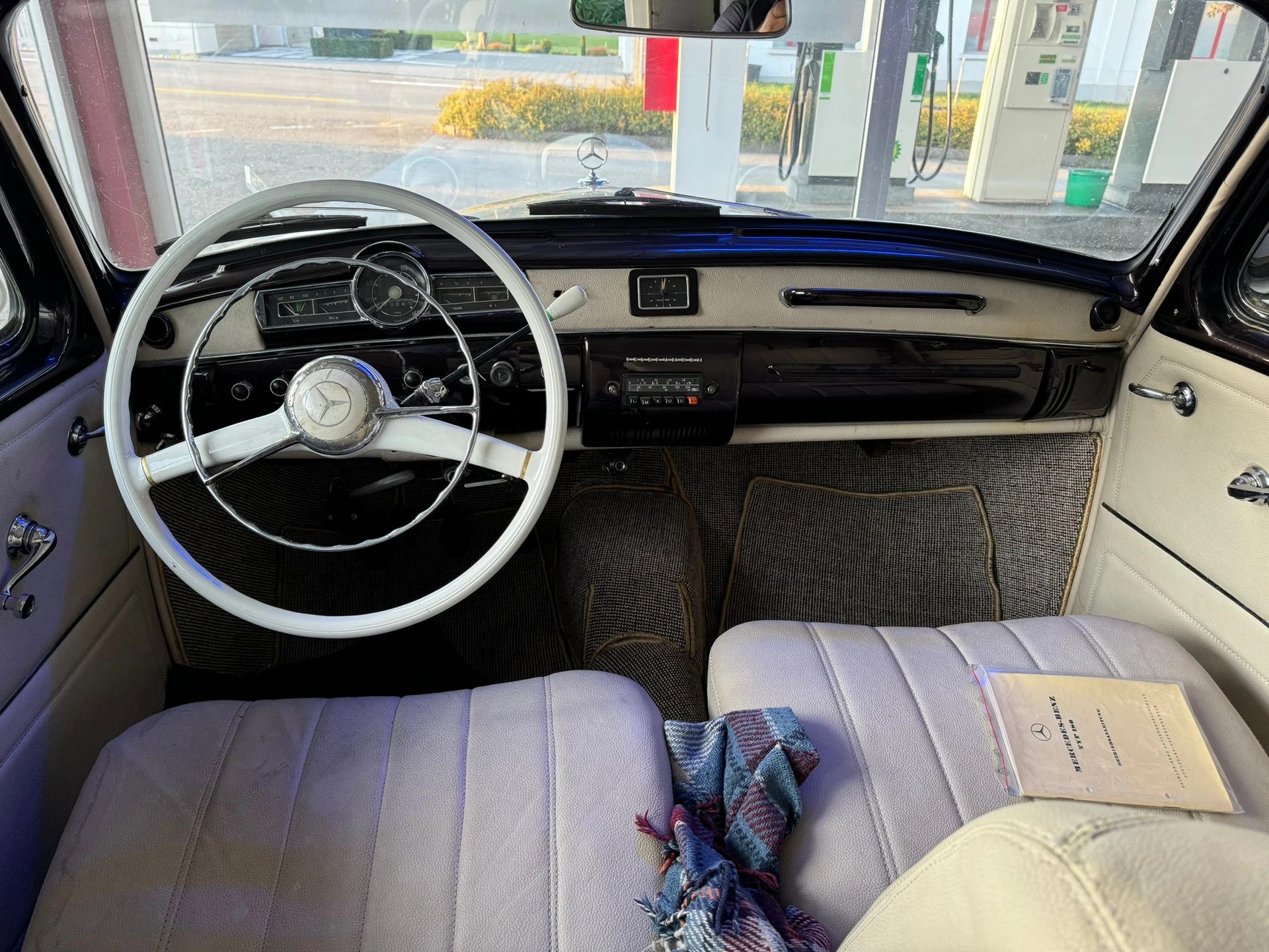 MERCEDES-BENZ 180 D PONTON *** 13.20 VORHANDEN **-image-7