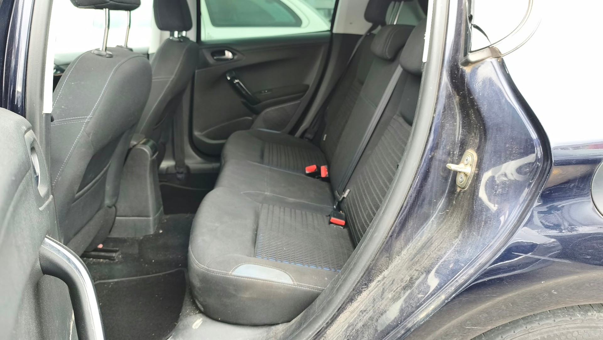 PEUGEOT 208 1.6 VTI Allure Automatik-image-9