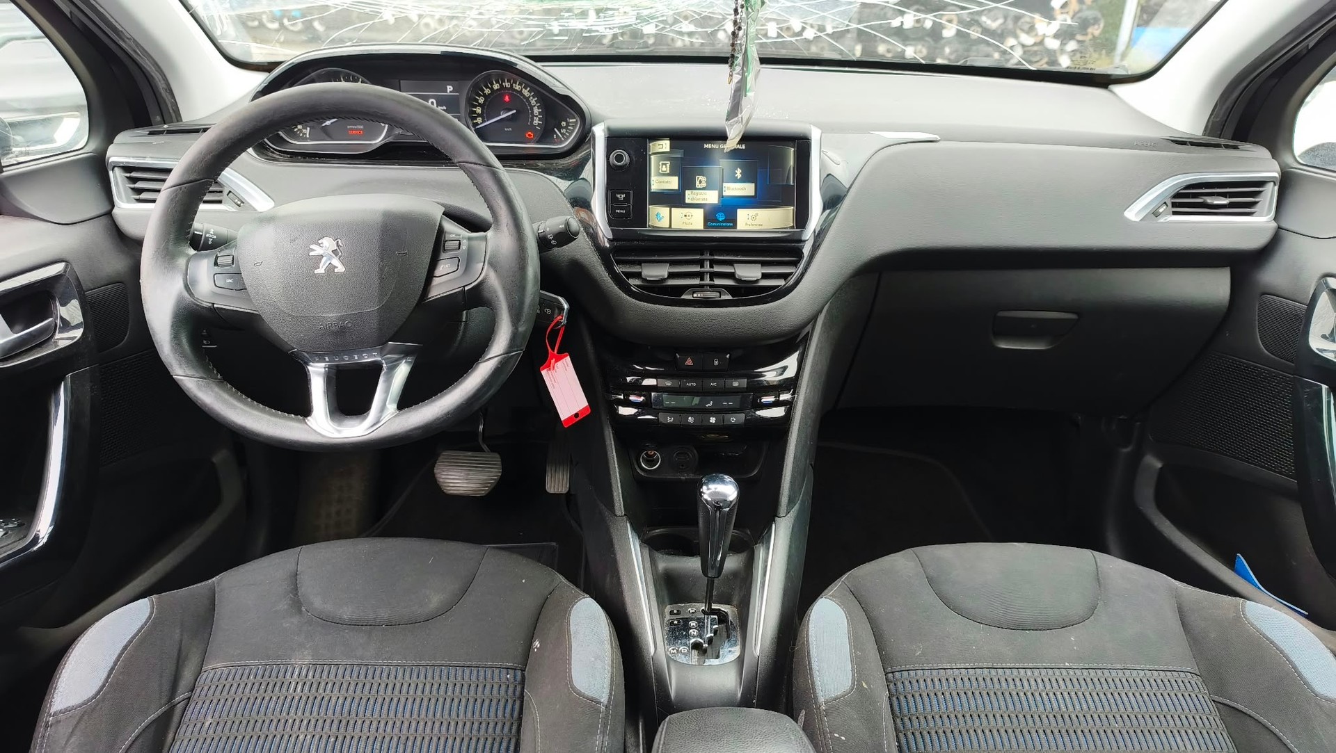PEUGEOT 208 1.6 VTI Allure Automatik-image-8