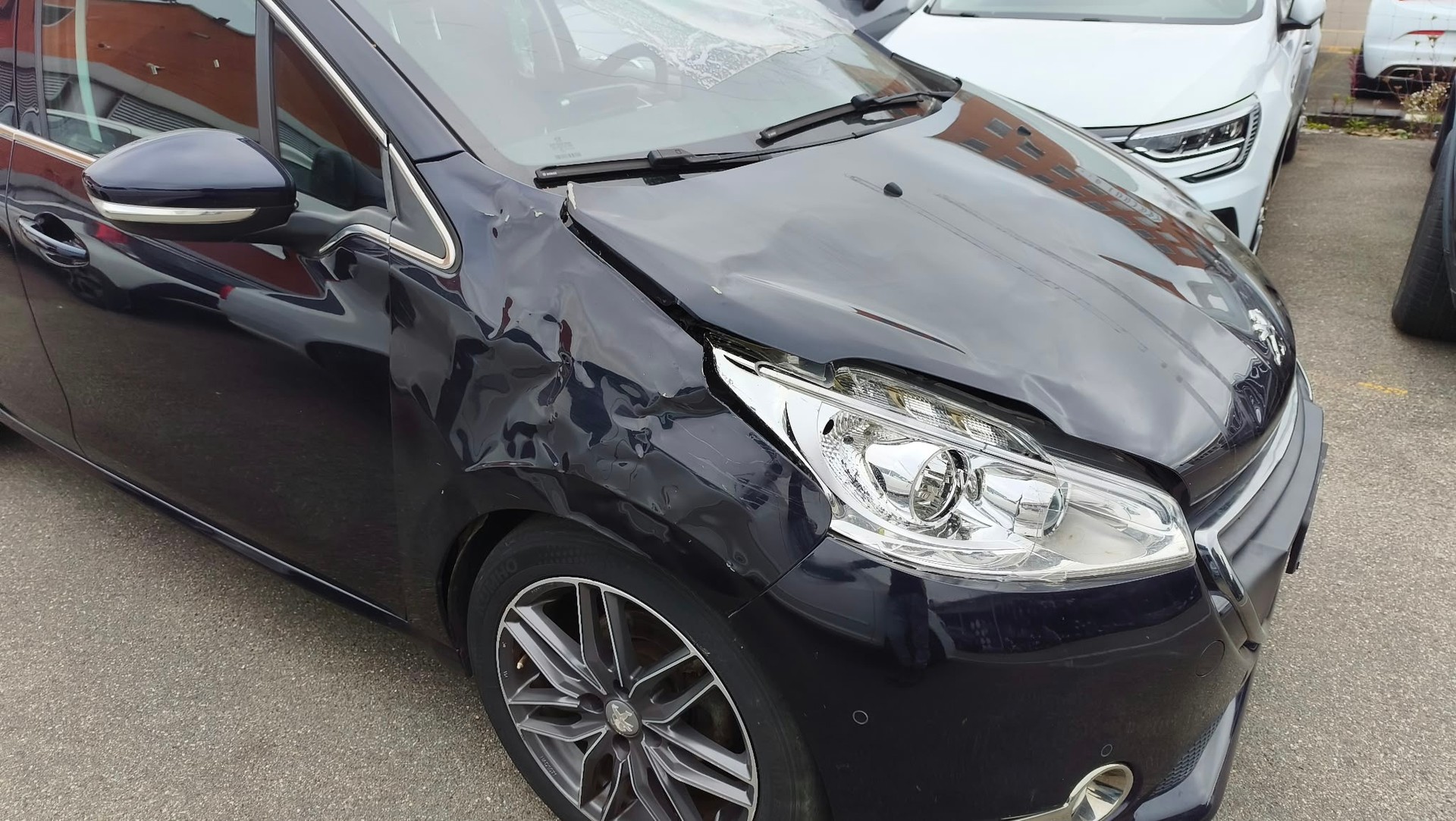 PEUGEOT 208 1.6 VTI Allure Automatik-image-11