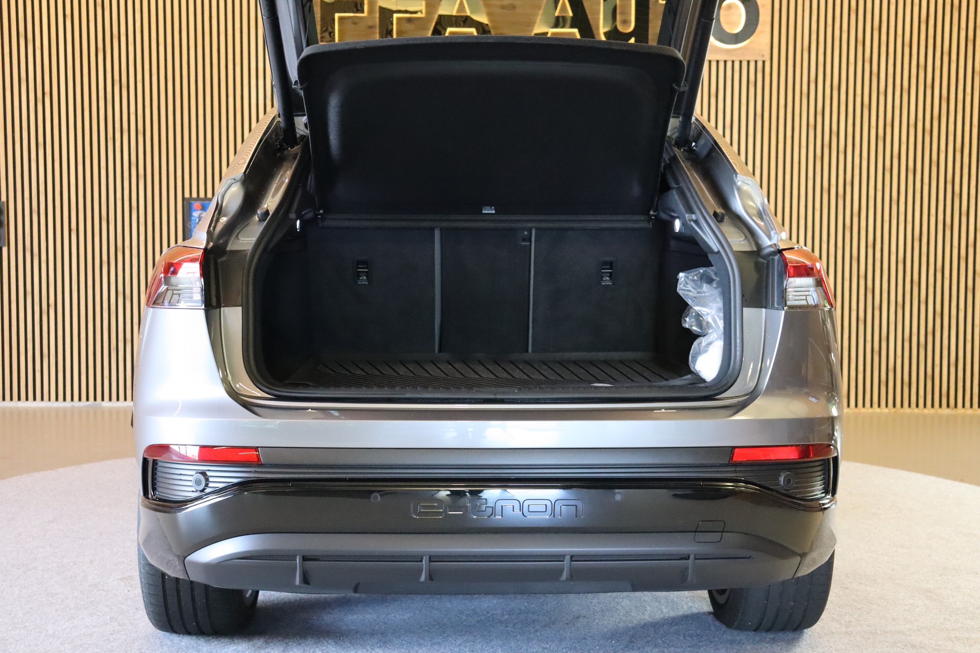AUDI Q4 e-tron S Line Sportback 50 quattro-image-8