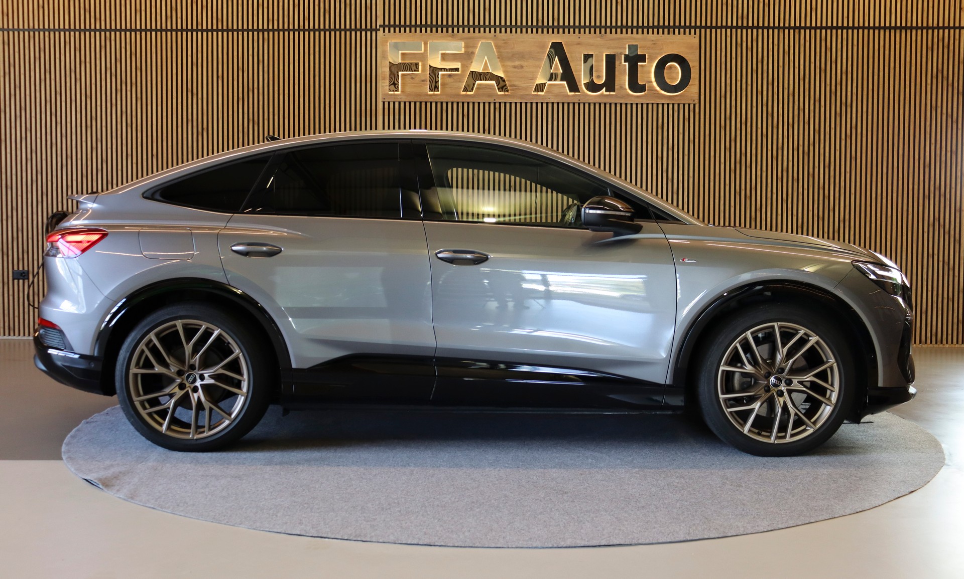 AUDI Q4 e-tron S Line Sportback 50 quattro-image-5