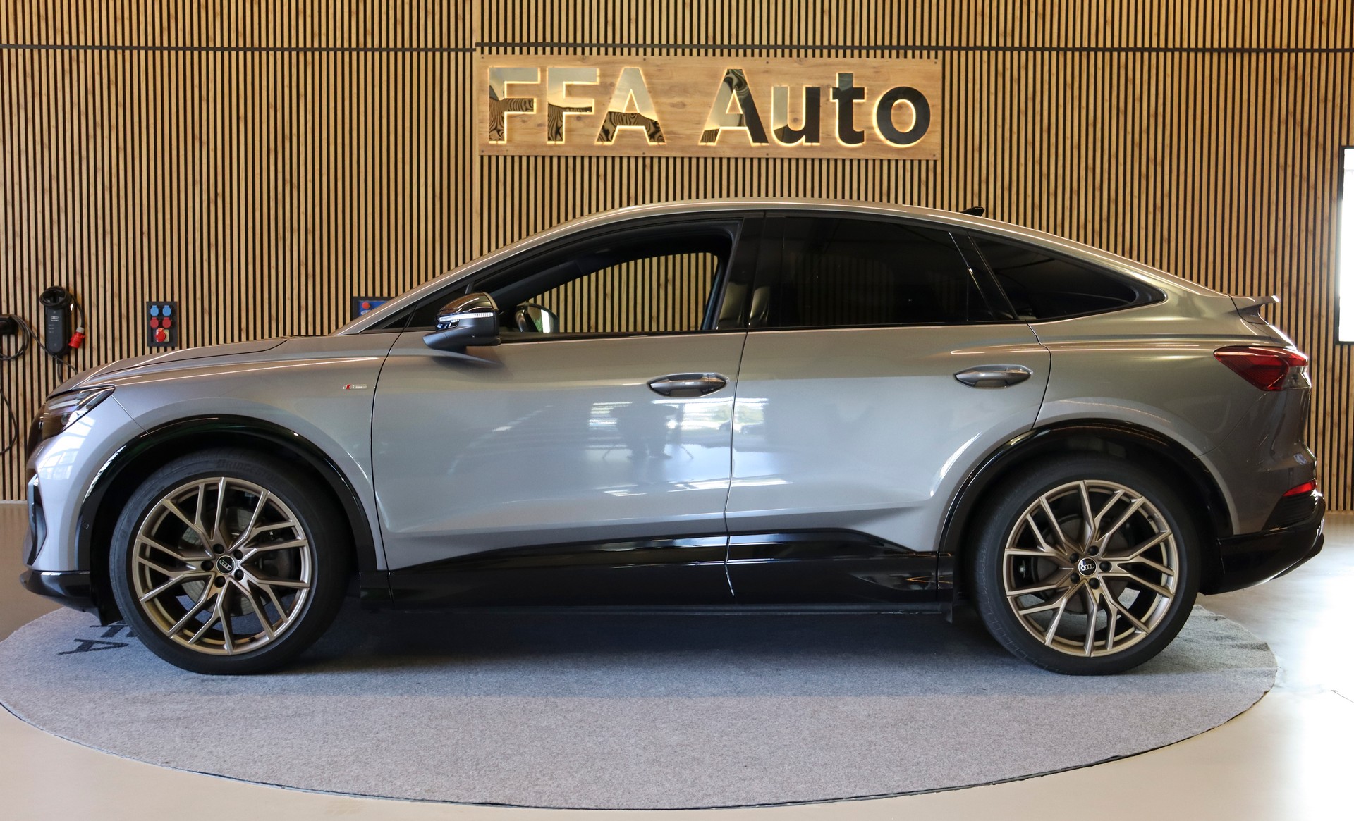 AUDI Q4 e-tron S Line Sportback 50 quattro-image-10