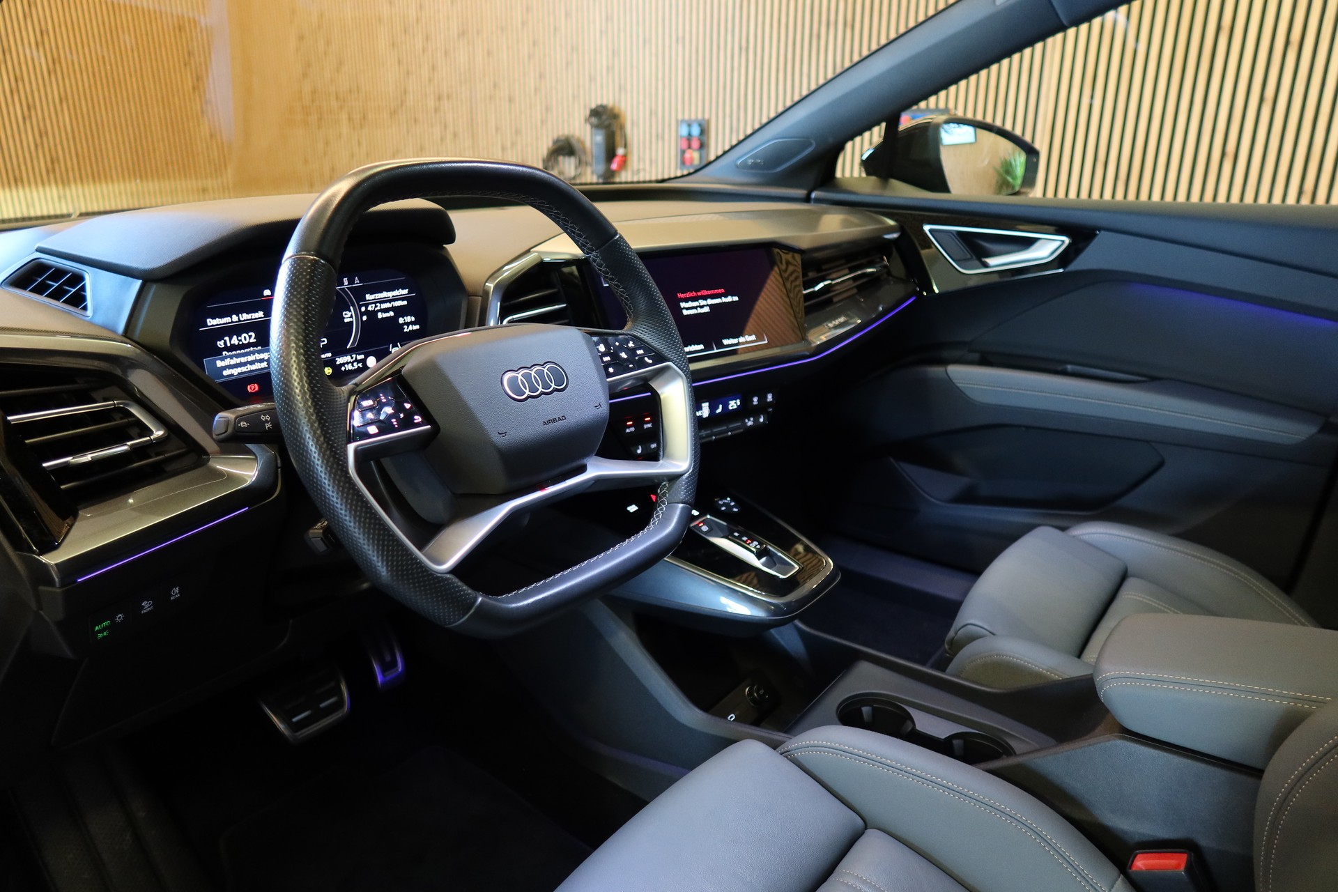 AUDI Q4 e-tron S Line Sportback 50 quattro-image-11