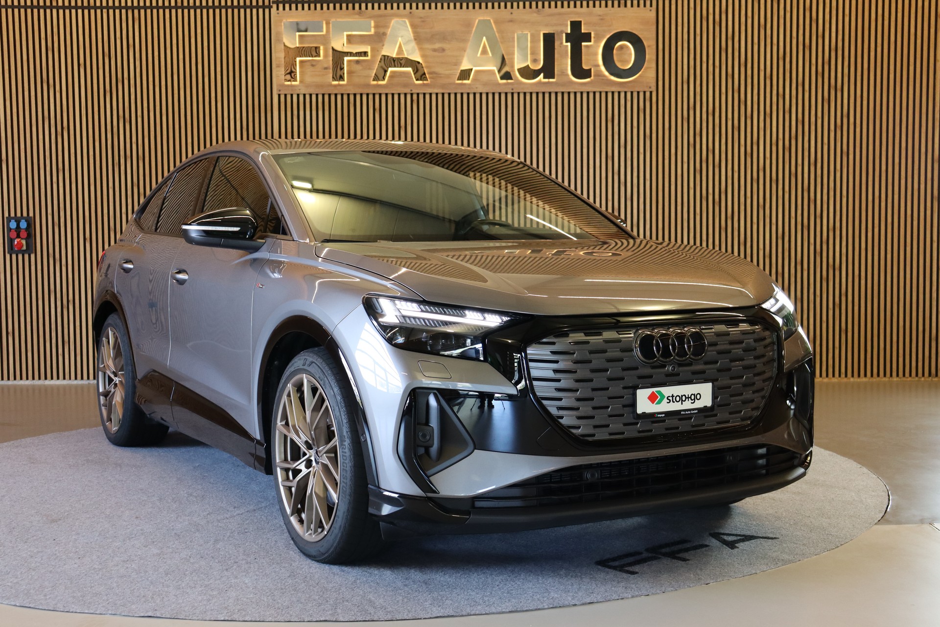 AUDI Q4 e-tron S Line Sportback 50 quattro-image-4