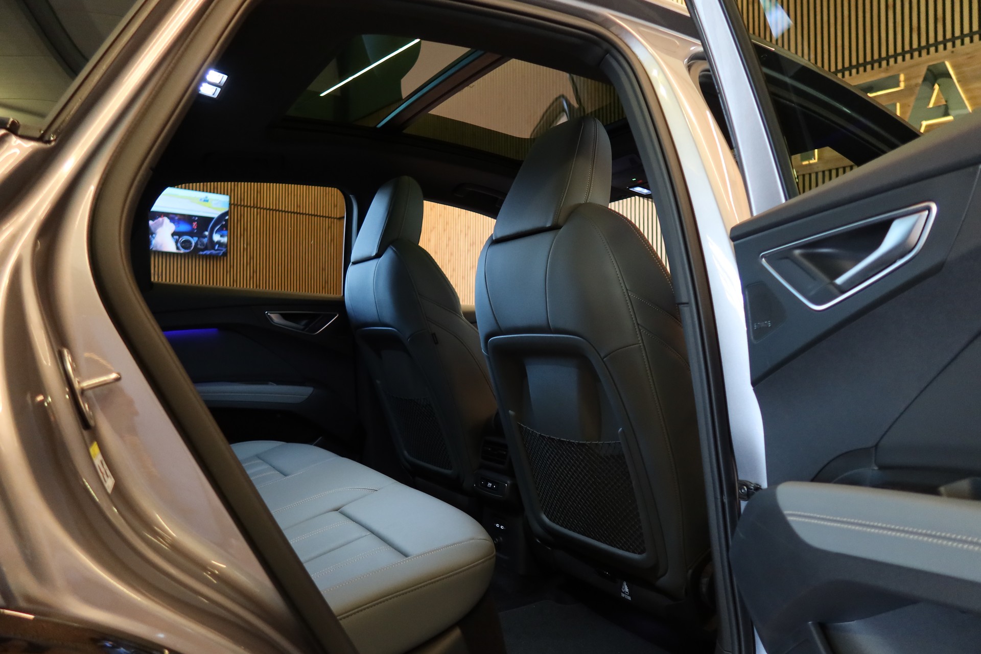 AUDI Q4 e-tron S Line Sportback 50 quattro-image-15
