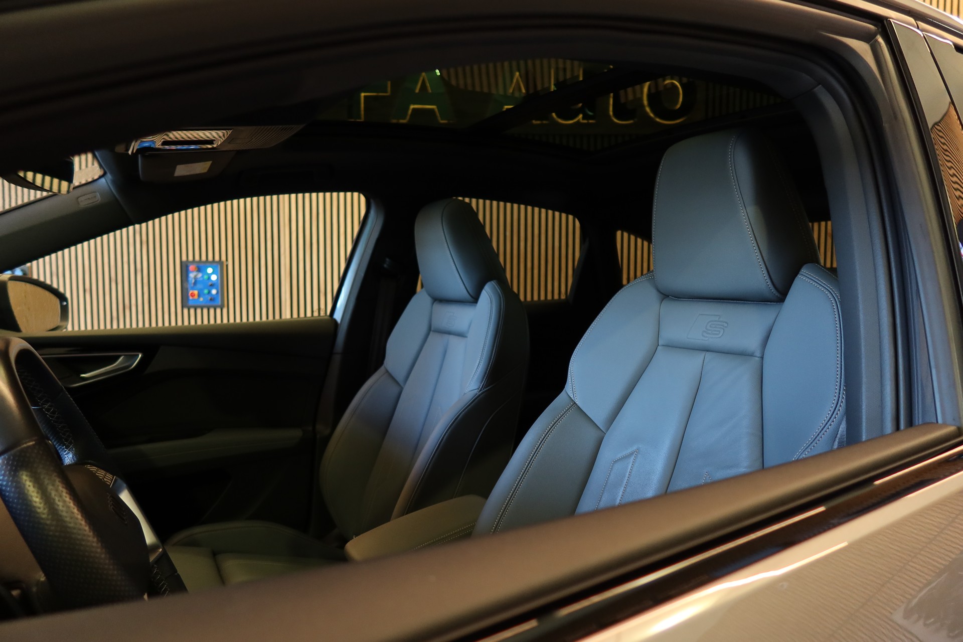 AUDI Q4 e-tron S Line Sportback 50 quattro-image-14