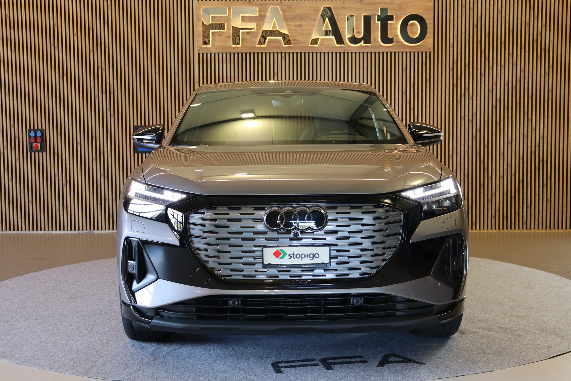AUDI Q4 e-tron S Line Sportback 50 quattro-image-3