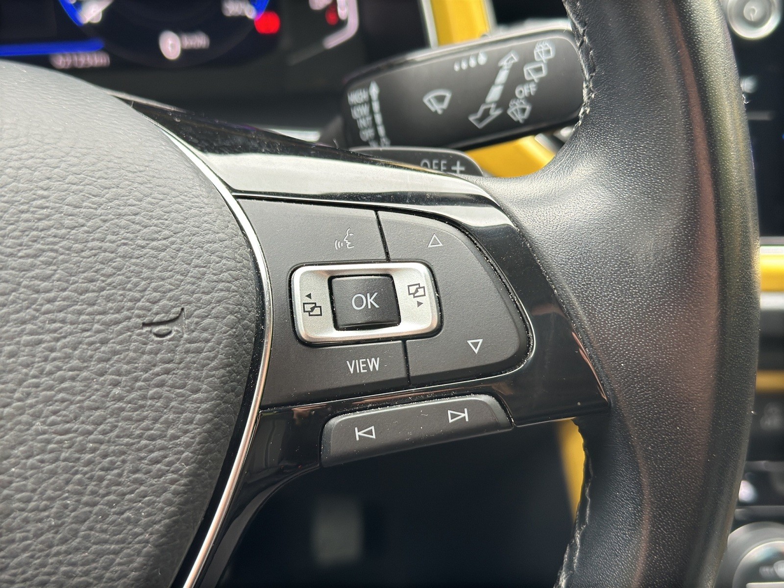 VW T-Roc 2.0 TSI Advance DSG 4Motion-image-28