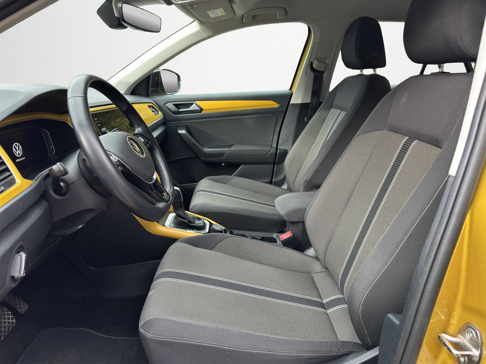 VW T-Roc 2.0 TSI Advance DSG 4Motion-image-8