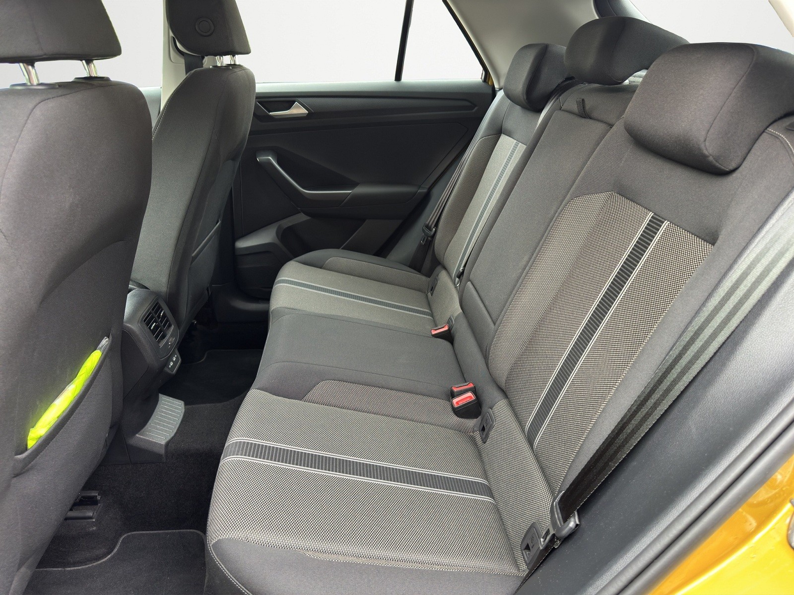 VW T-Roc 2.0 TSI Advance DSG 4Motion-image-12