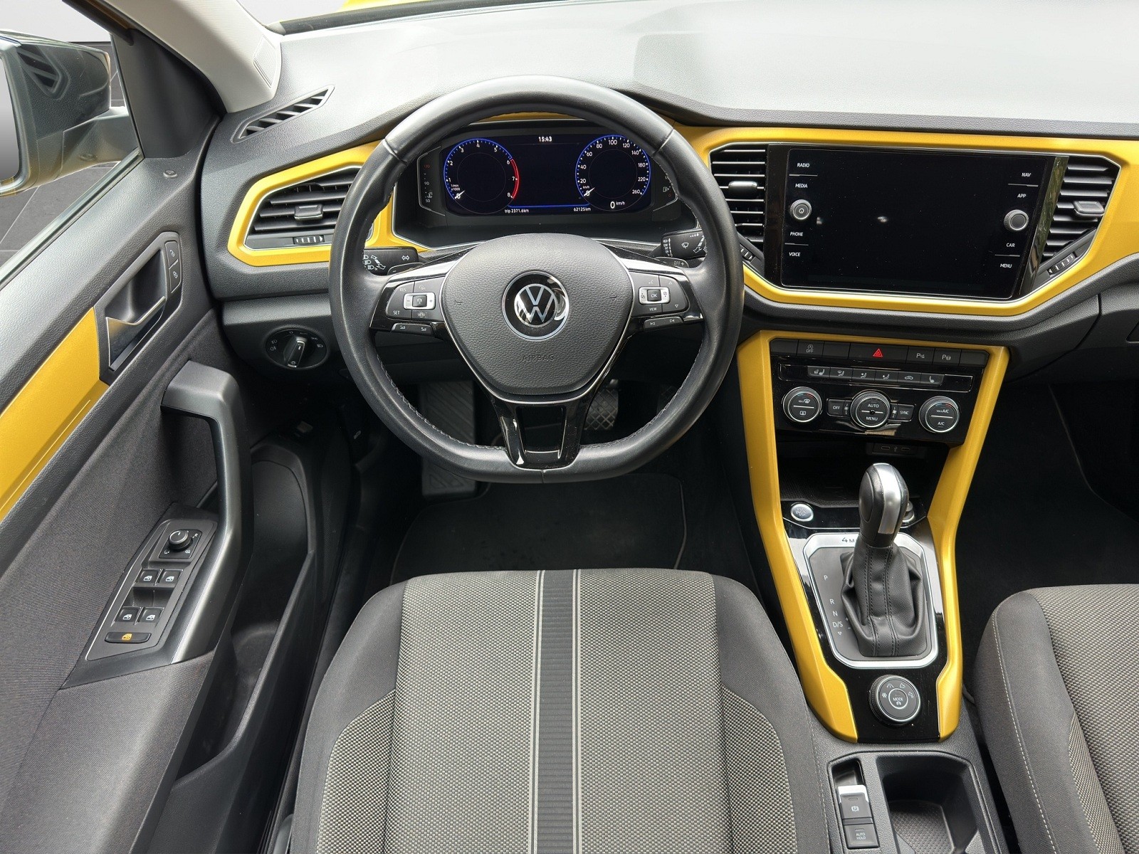 VW T-Roc 2.0 TSI Advance DSG 4Motion-image-13